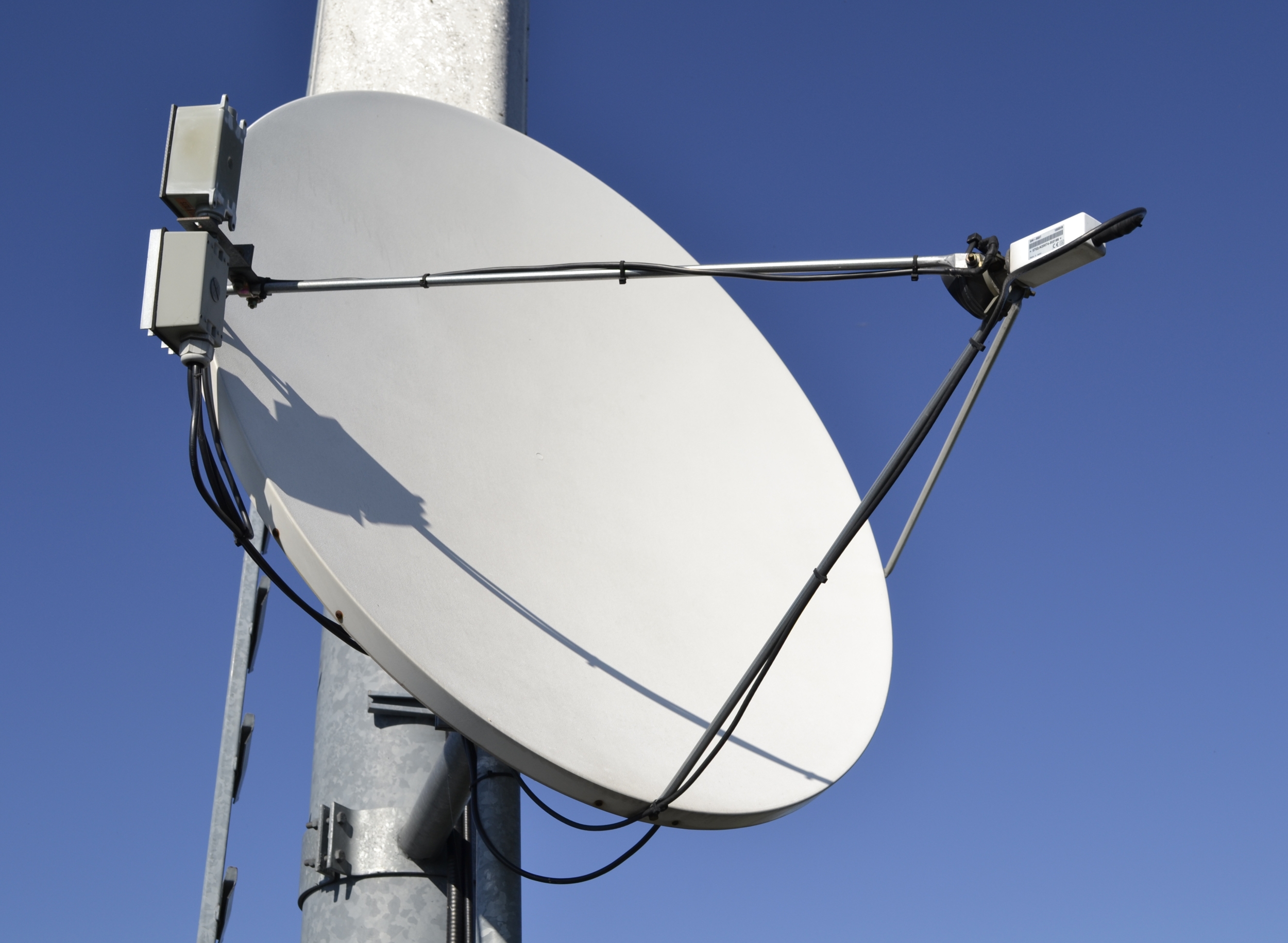 Satellite dish. Satellite dish Antenna. Спиральная антенна Satcom. TV Satellite dish. Satellite Antenna Patriot.