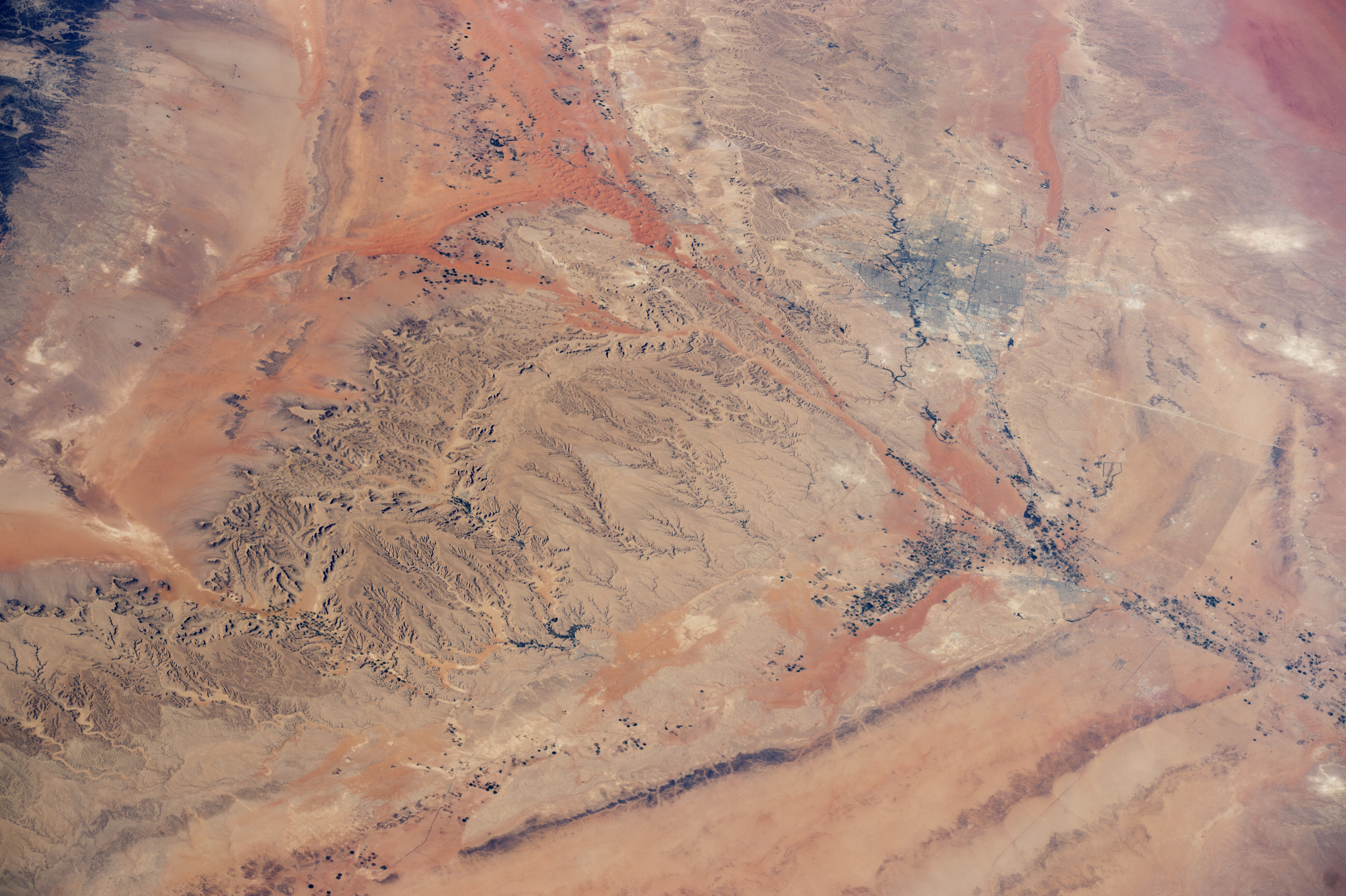 Central Saudi Arabia: Riyadh and dunes : Image of the Day