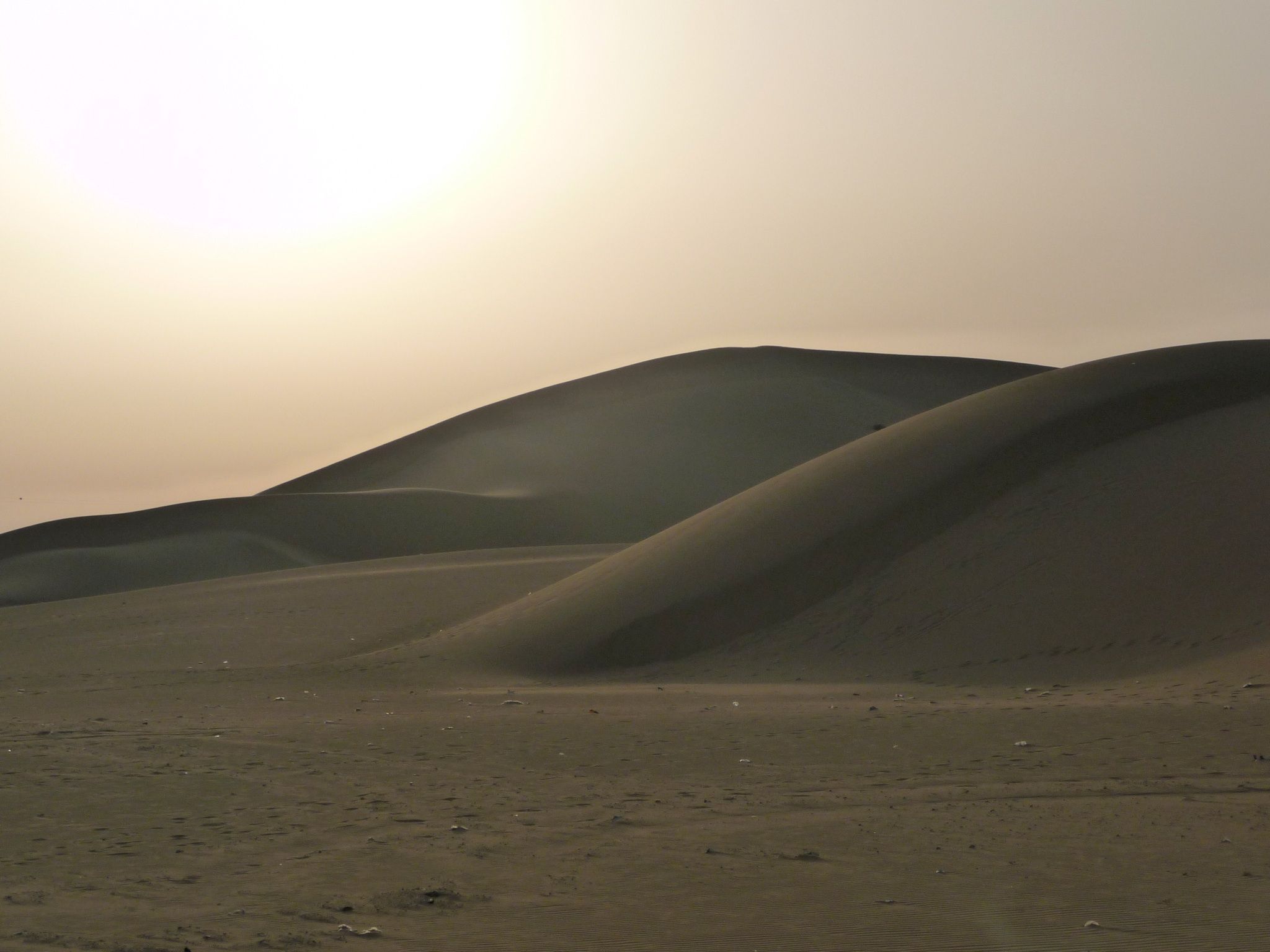 Sand dunes on the road to al Madinah. | Exploring Saudi Arabia ...