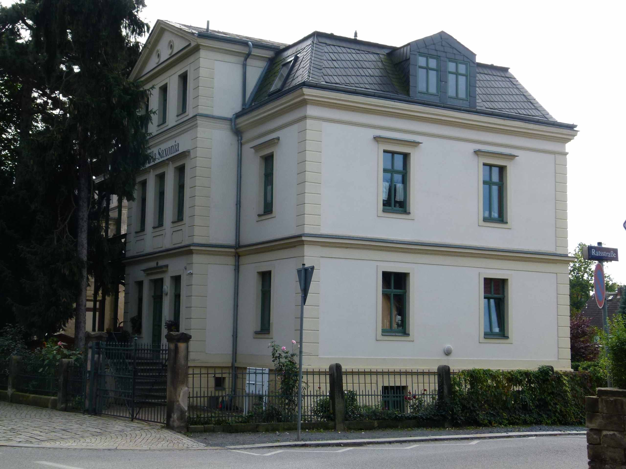 File:Villa Saxonia Pillnitzer Landstraße 24 in Loschwitz.jpg ...