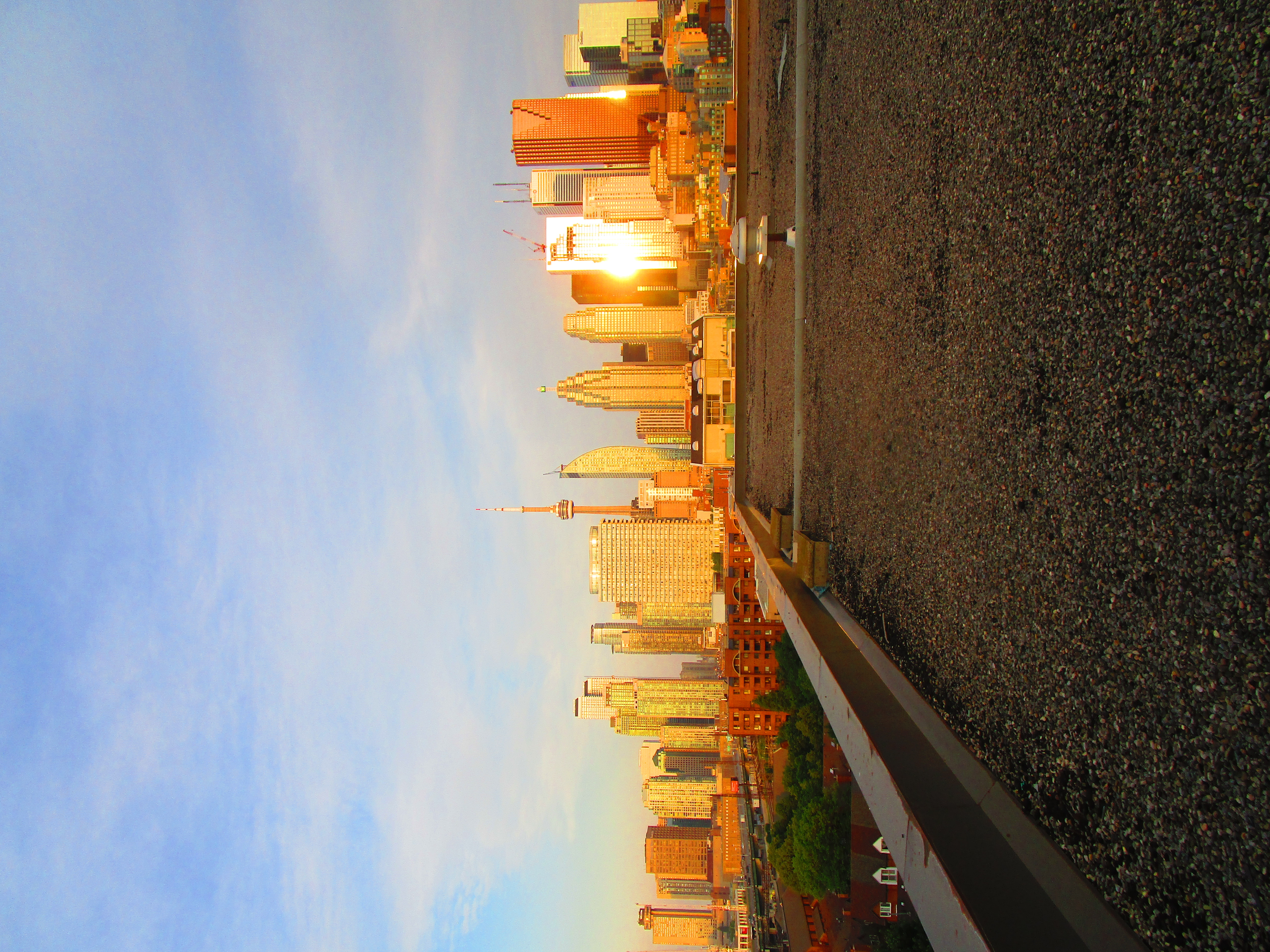 Scanning toronto skyline, at dawn, 2017 06 12 e -af photo