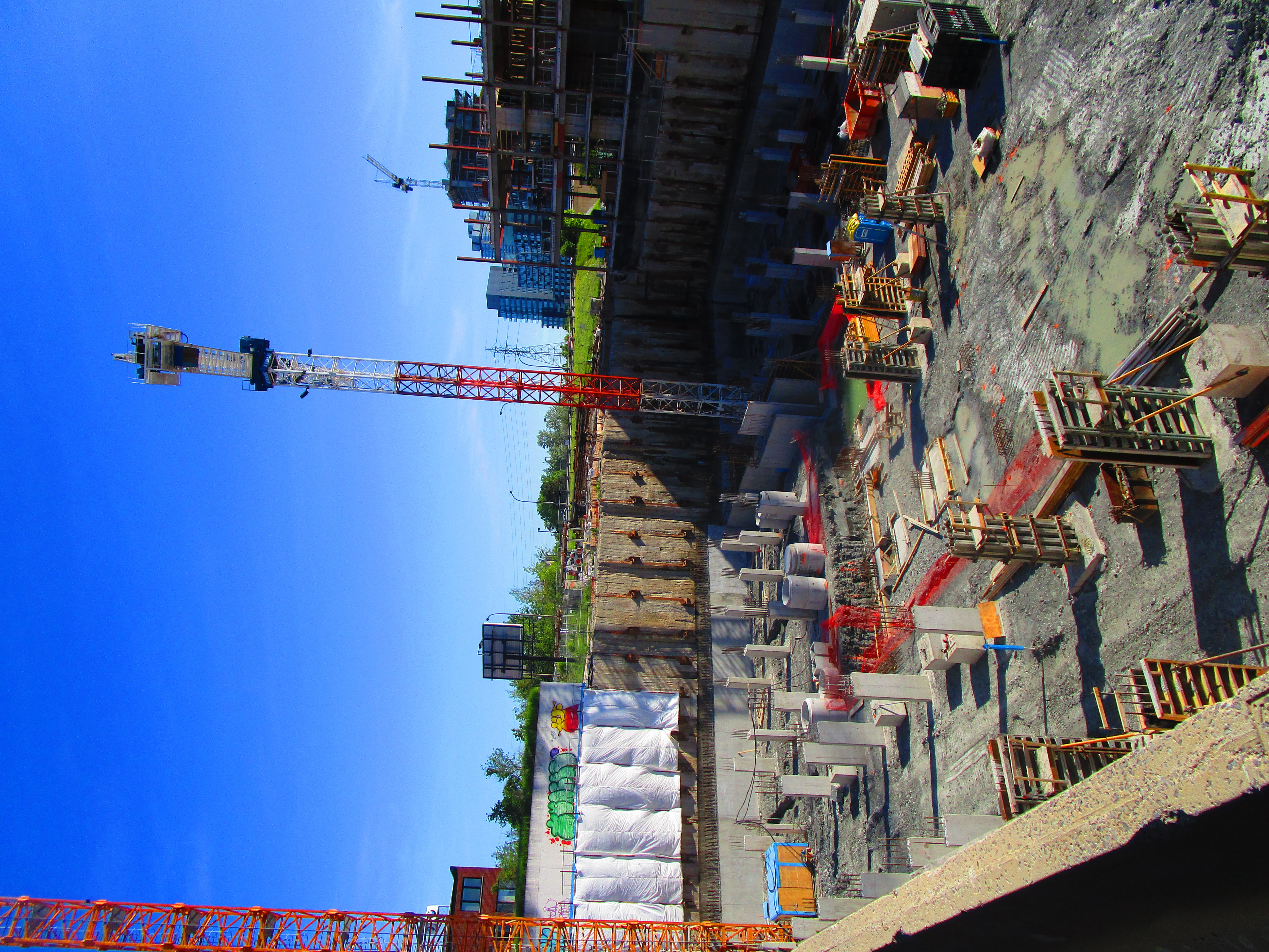 Scanning west across construction north of queen, between broadview and the dvp, 2017 06 03 e -ax photo