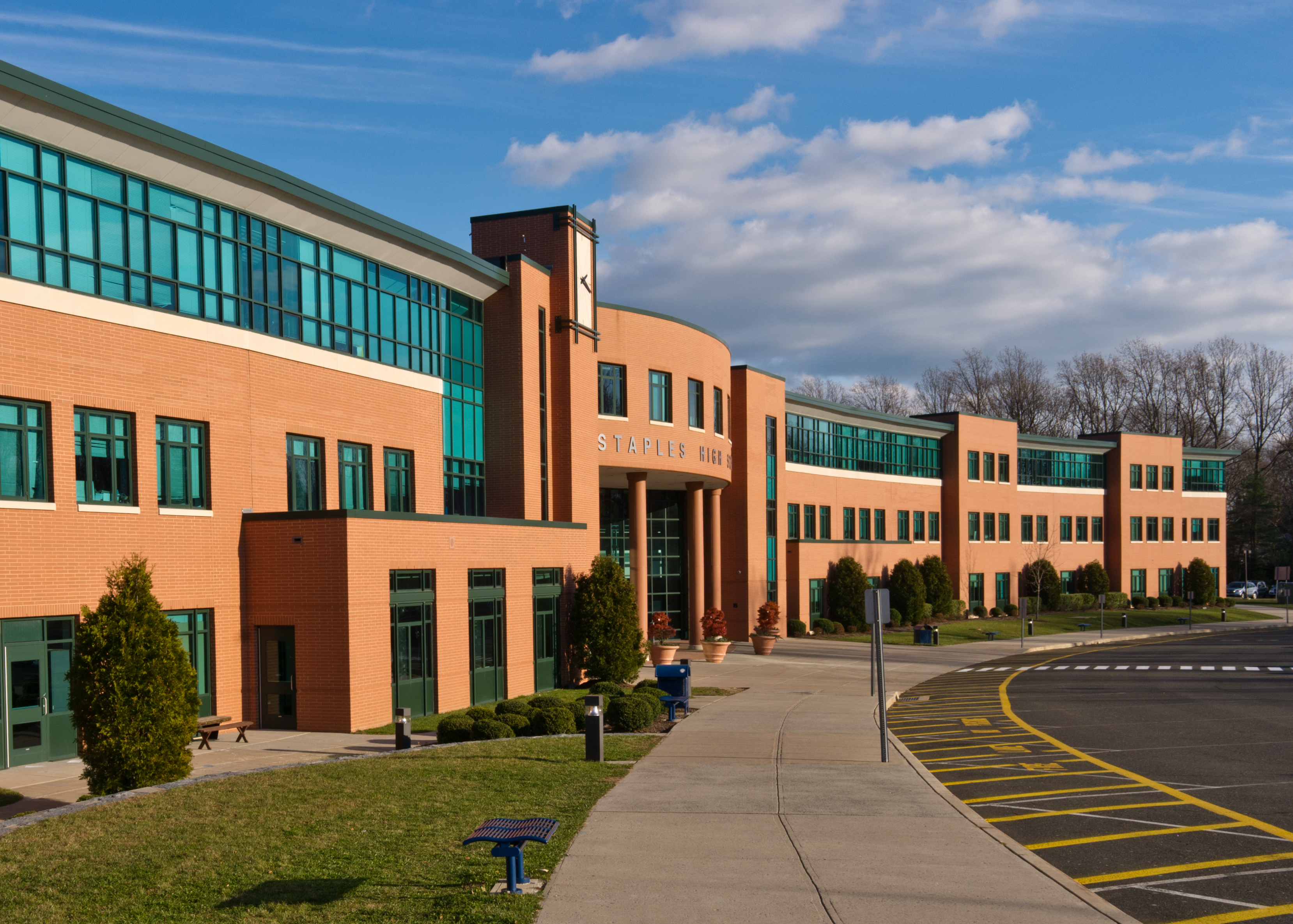 File:Staples High School, Westport, CT.jpg - Wikimedia Commons