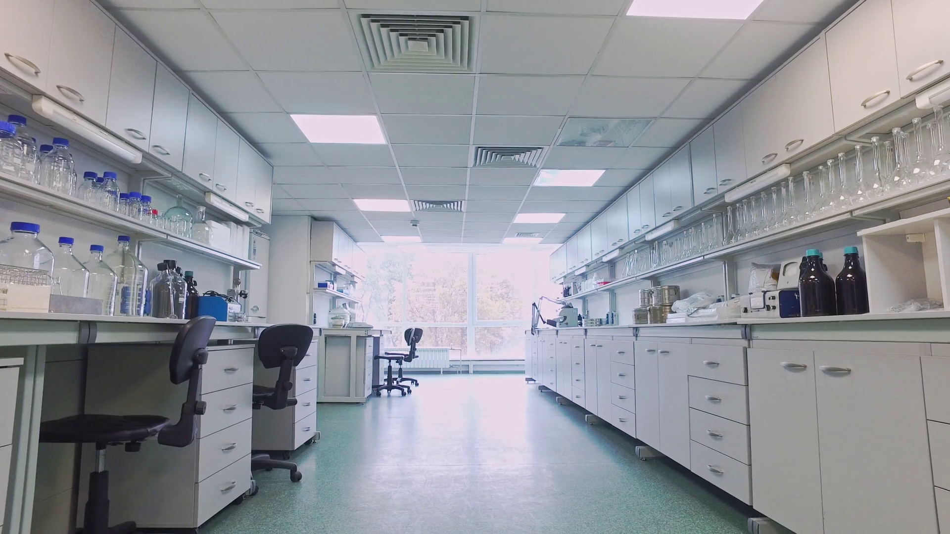 Science laboratory room. Steadyshot of modern research laboratory ...