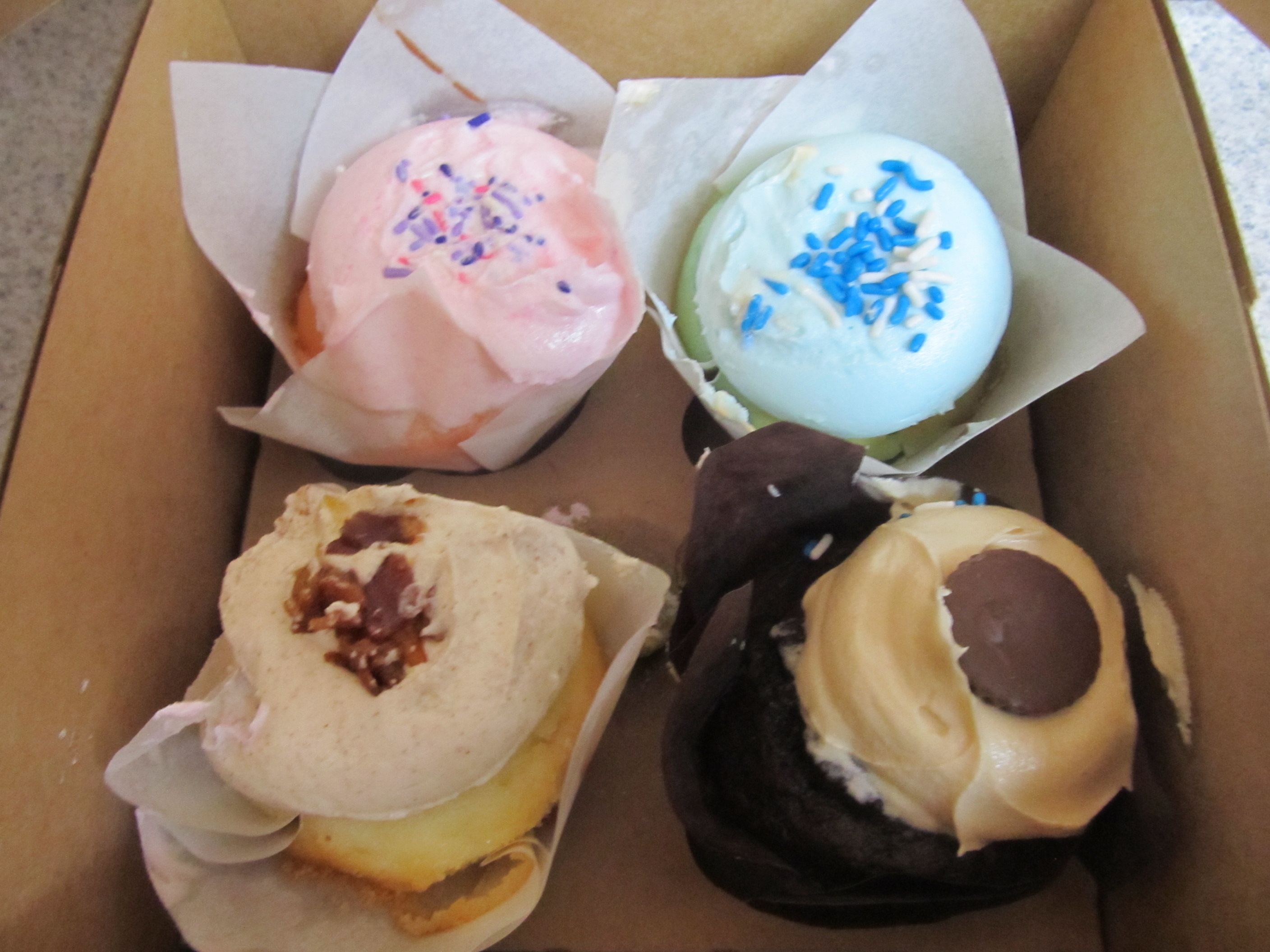 Have an Itch for a Cupcake? Try Scratch Cupcakery - Des Moines ...
