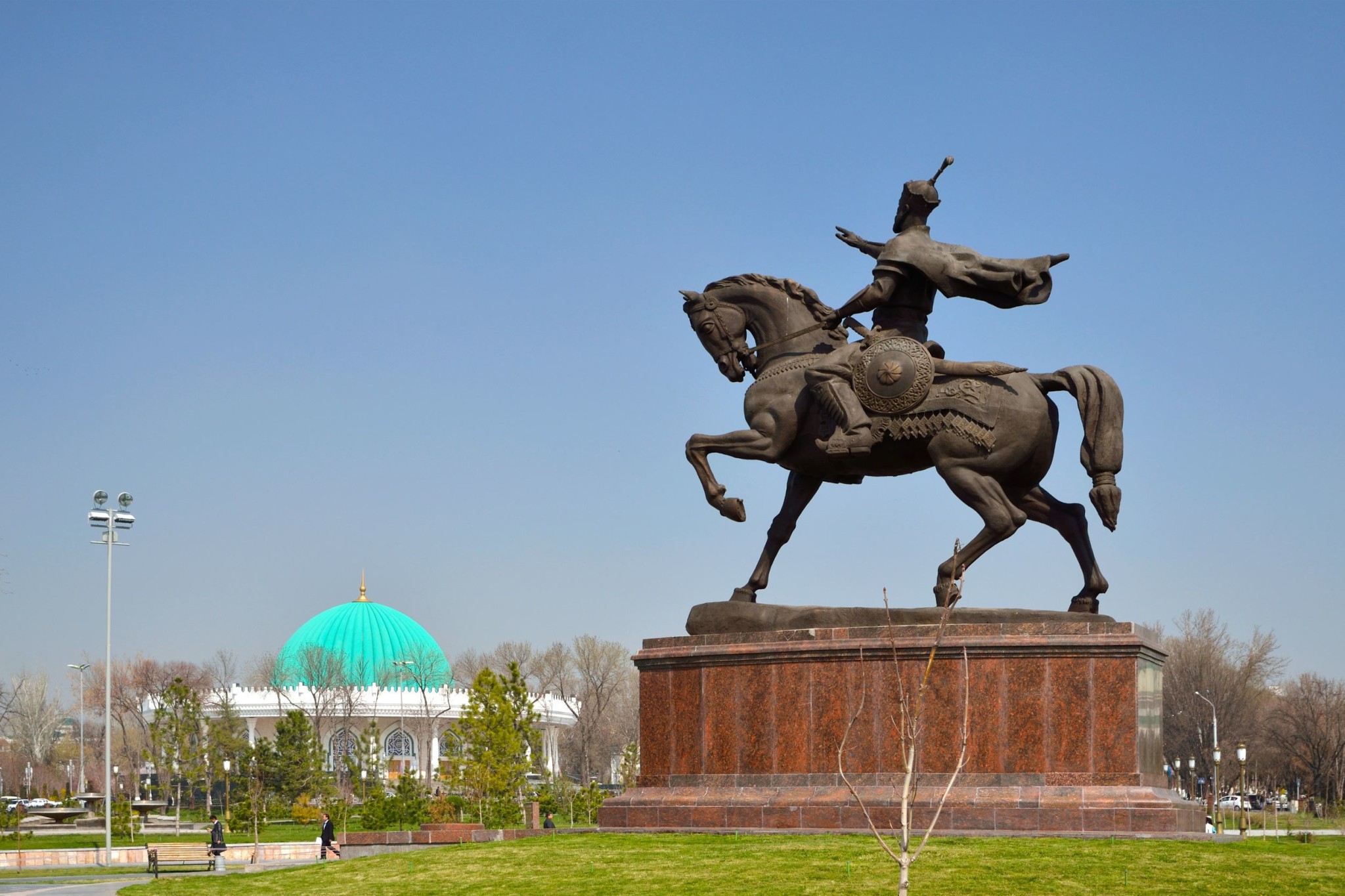 Tamerlane Statue in Tashkent, Uzbekistan : Layover Guide