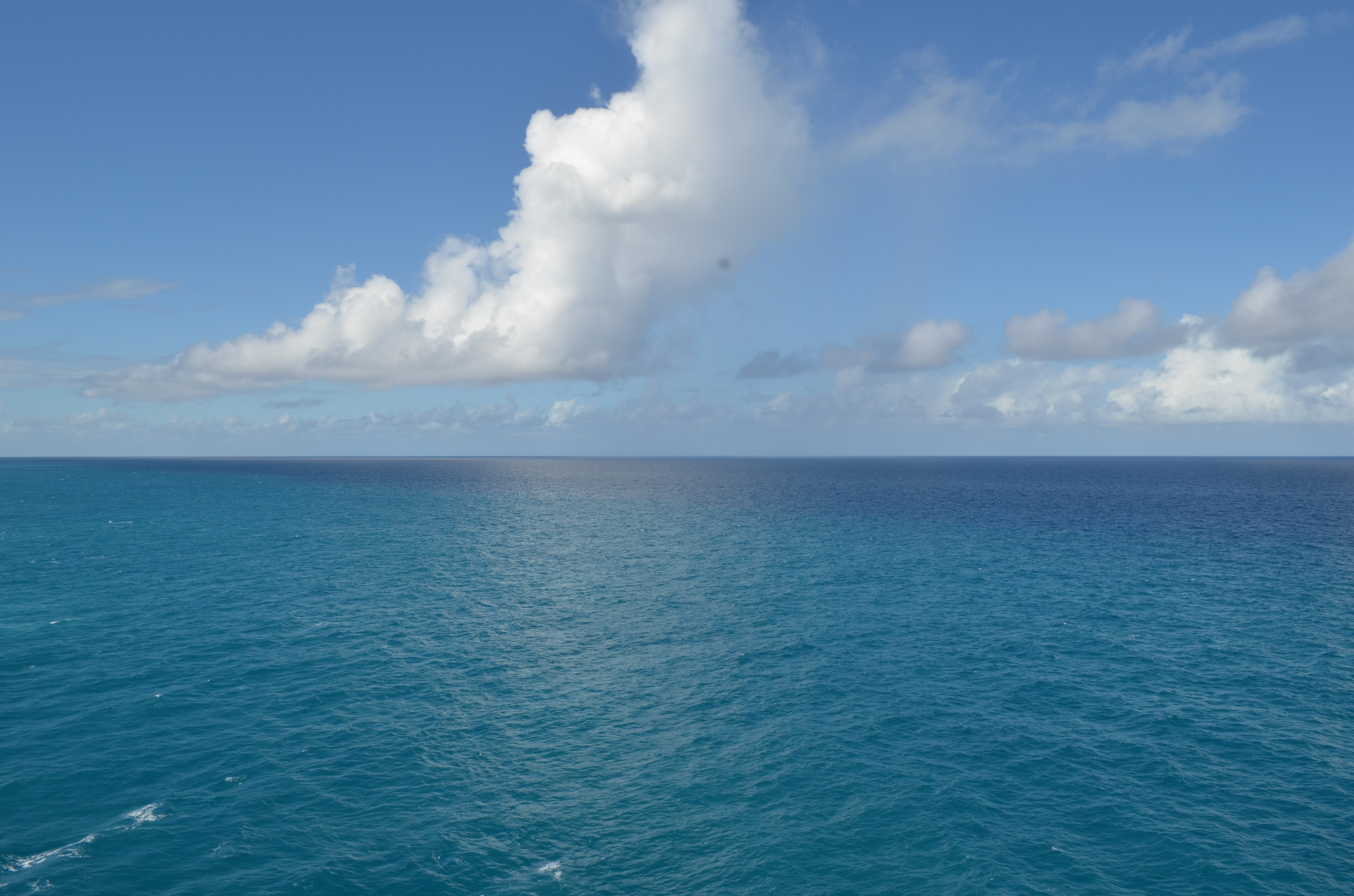 Первый открытый океан. Открытый океан. Море облаков. Океан облака. Облака над океаном.