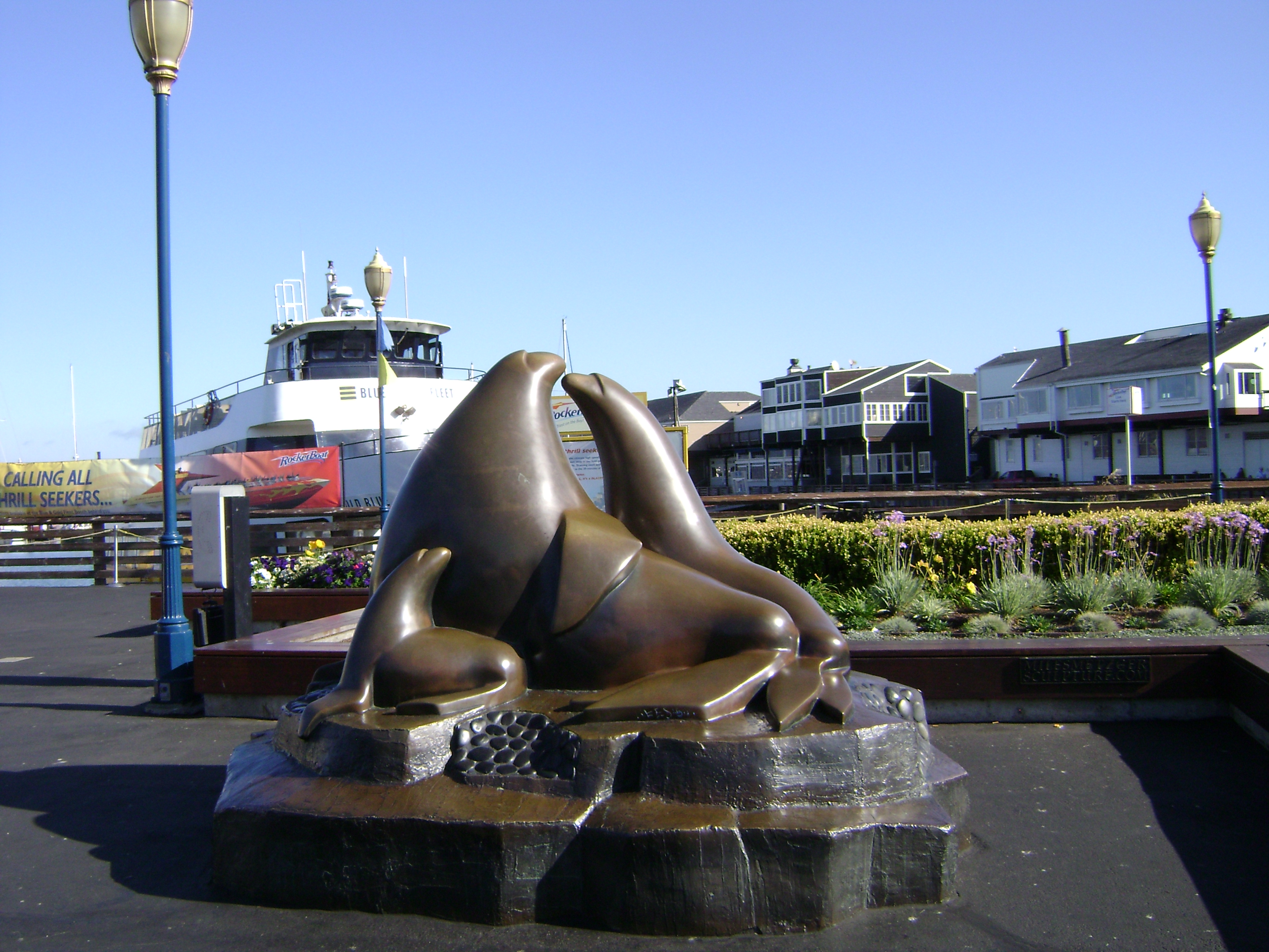 File:Sea Lion Statue, Pier 39, San Francisco.JPG - Wikimedia Commons