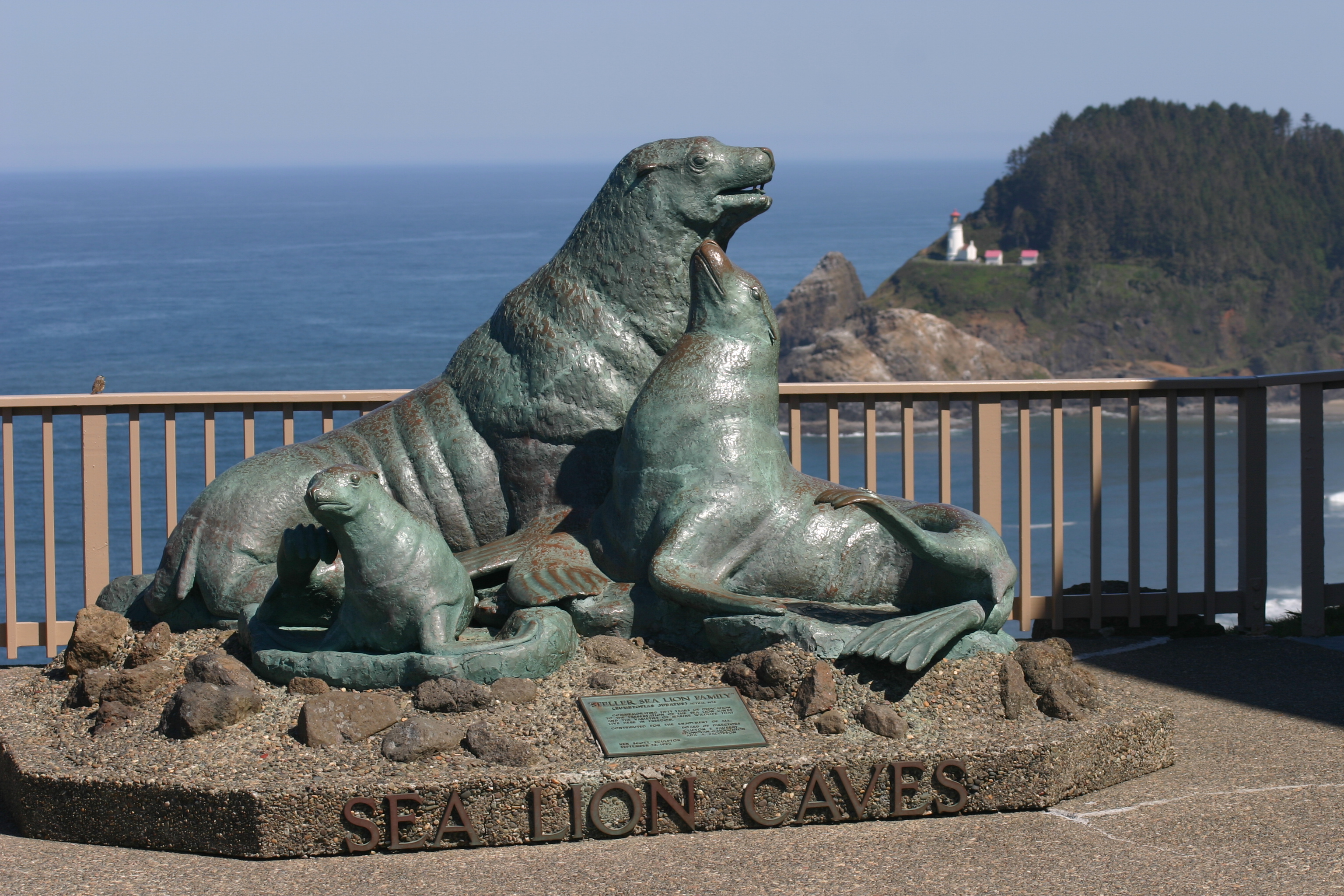 File:Sea Lions Statue.JPG - Wikimedia Commons
