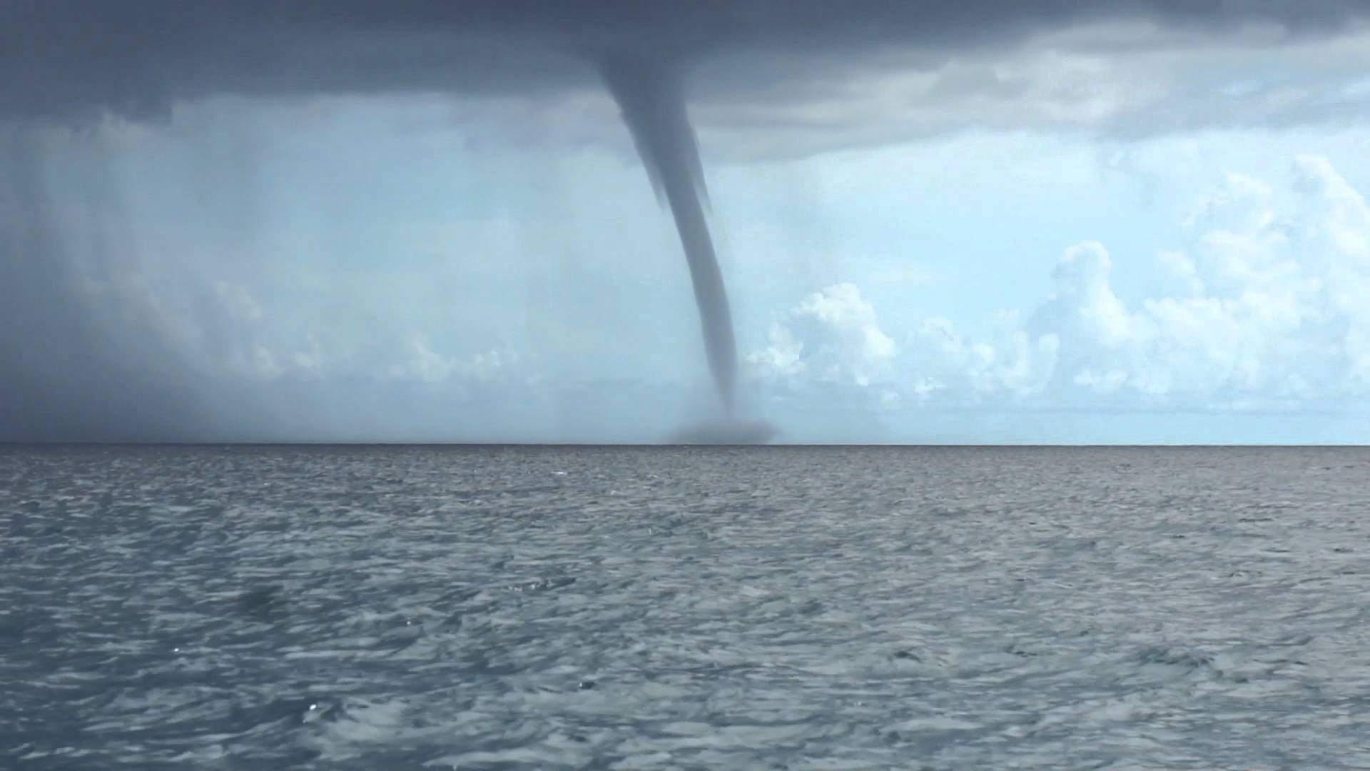 Huge Water Spout Formation off Key West - YouTube