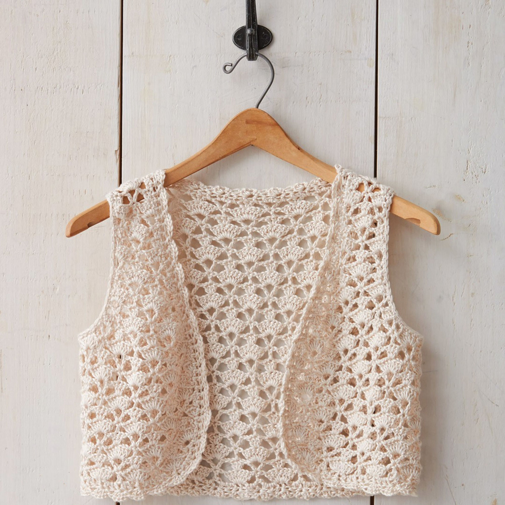 Patons Seashell Crochet Vest, XS/S/M | Yarnspirations