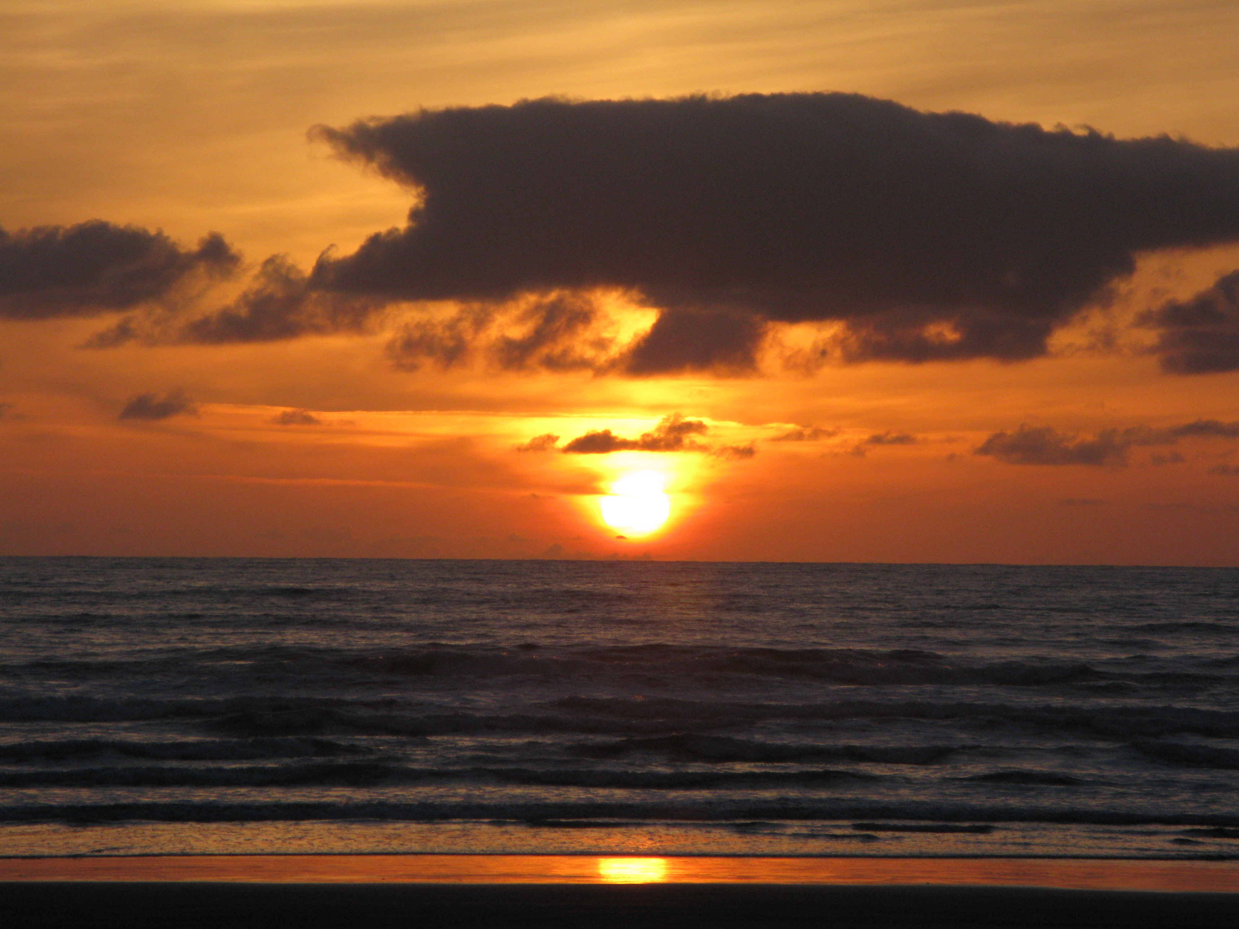 File:Seaside Sunset - Oregon.JPG - Wikimedia Commons