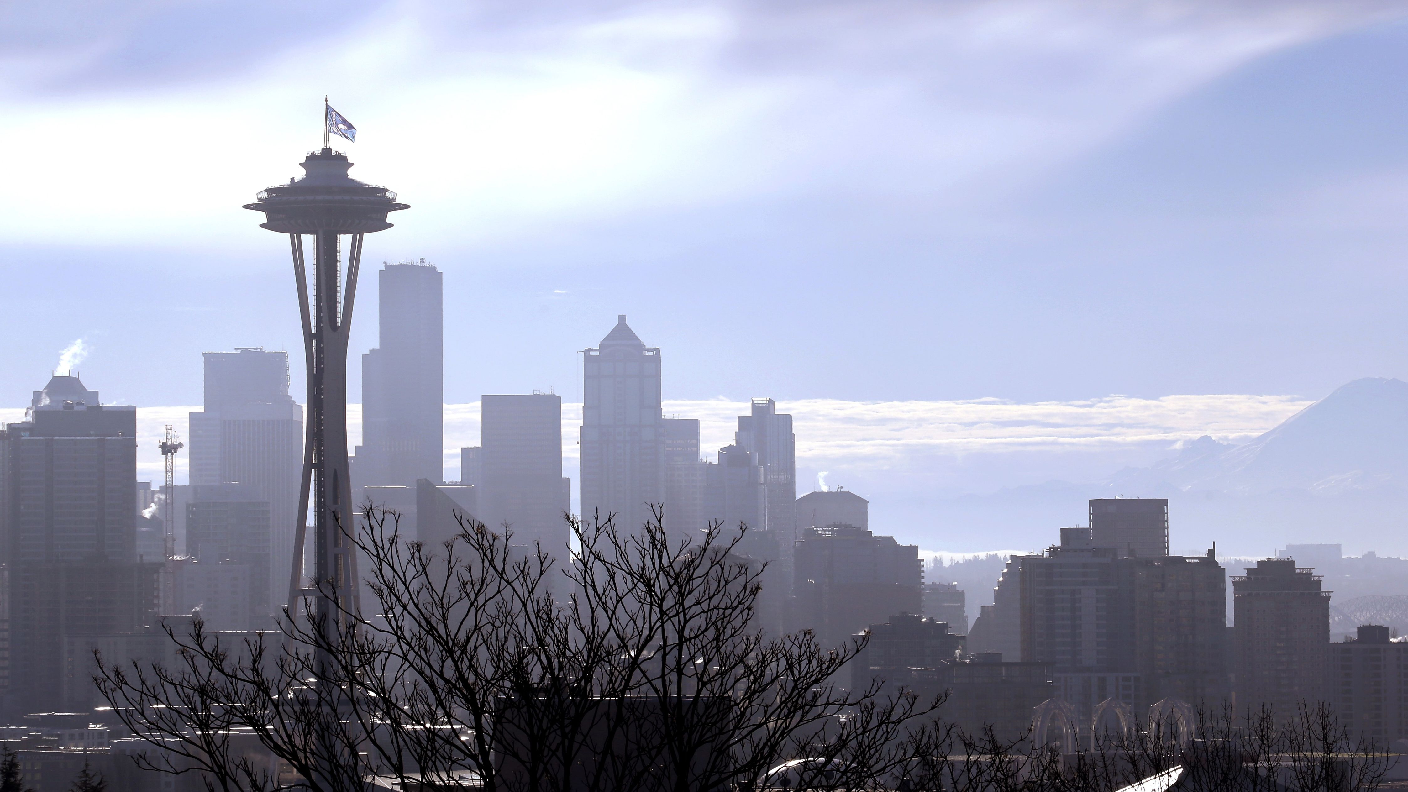 People keep crashing drones into Seattle's Space Needle — Quartz