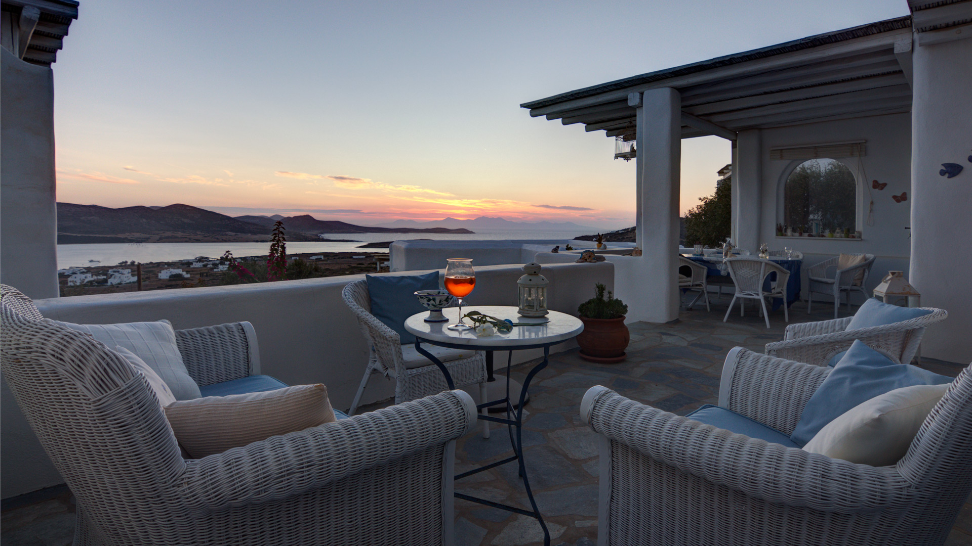 Secret House for 6 guests – Lilly's Villas Antiparos