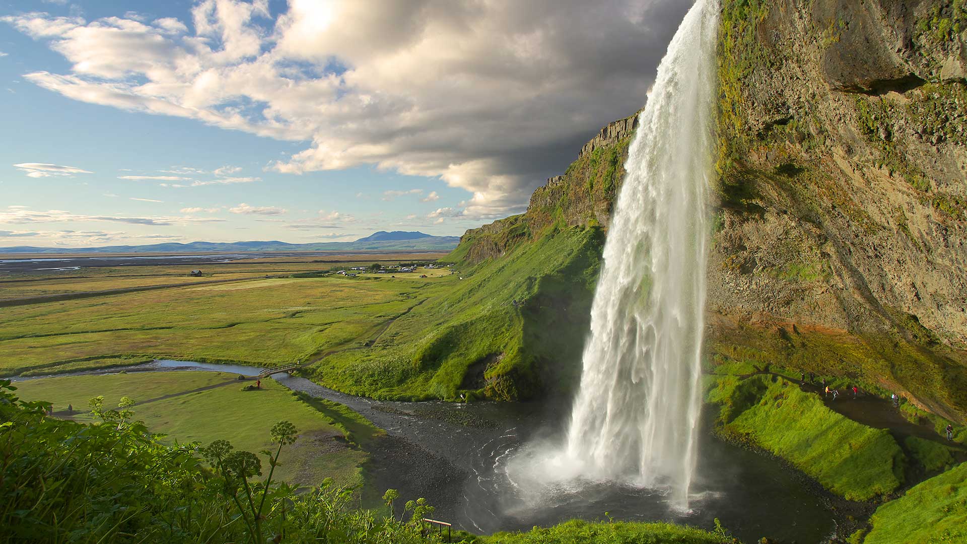 Seljalandsfoss waterfall : South Iceland : Travel Guide : Nordic Visitor