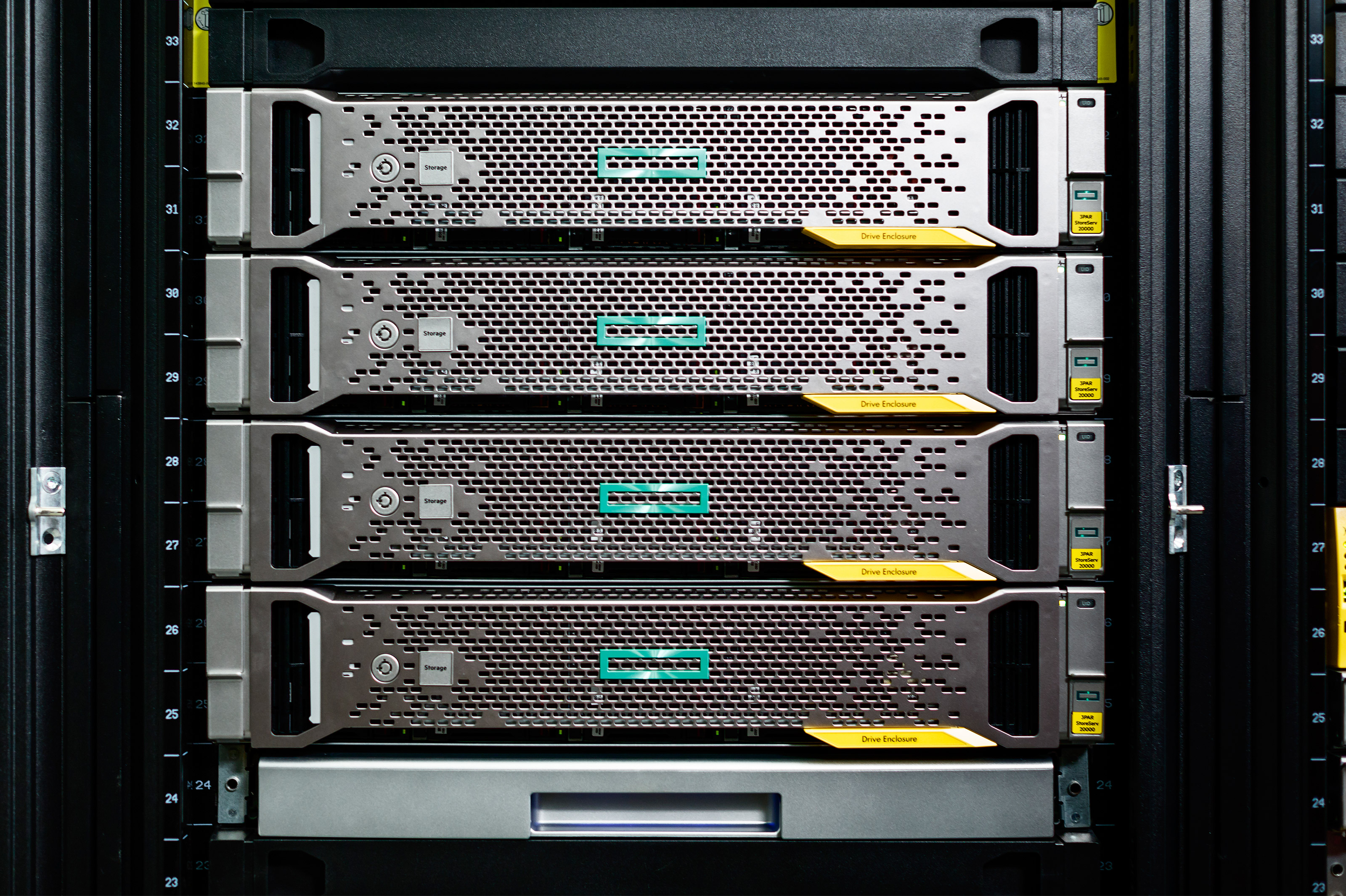 HPE Server Options & Upgrades: Memory, Storage & More | HPE