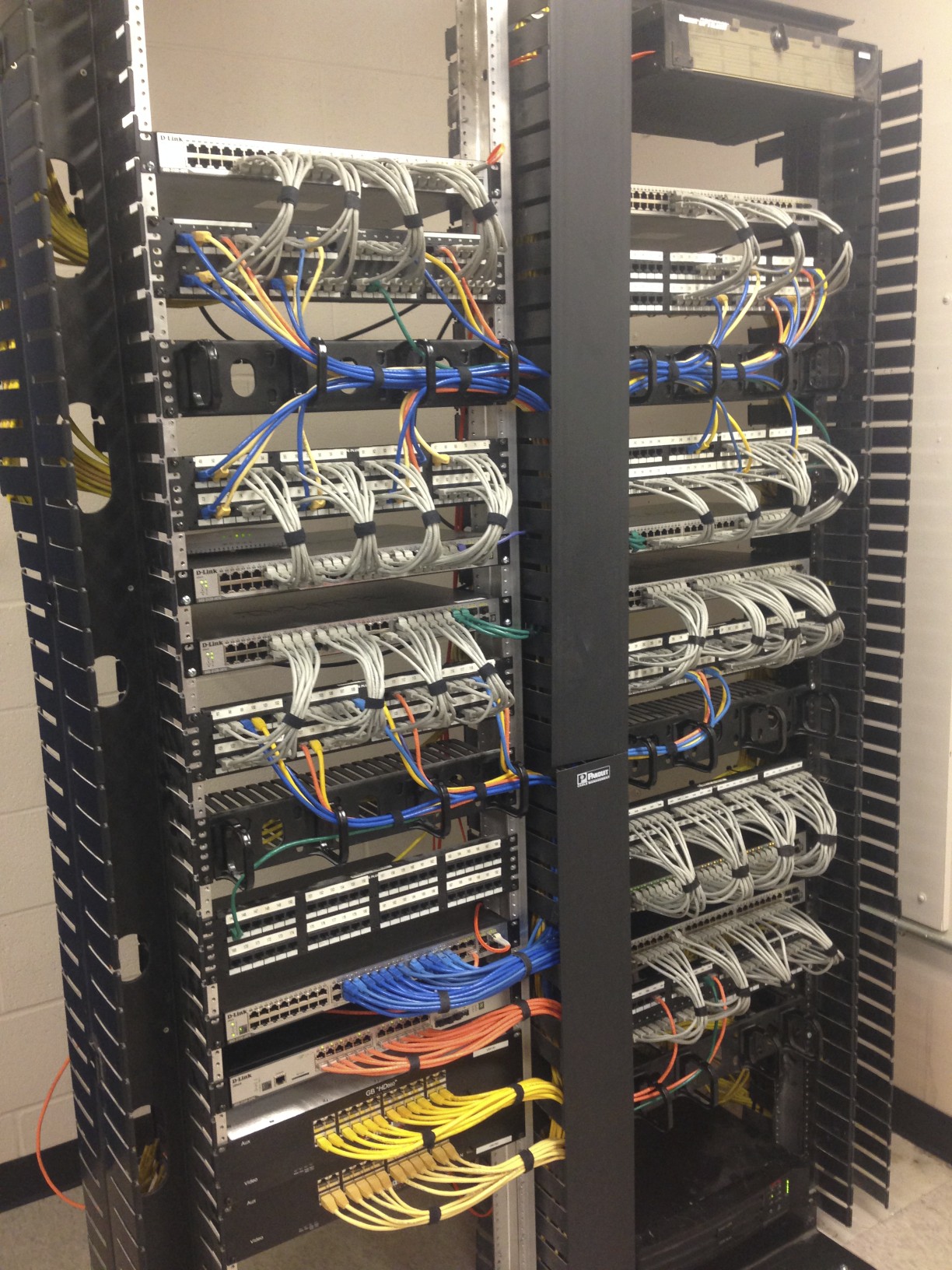 Server network cables photo