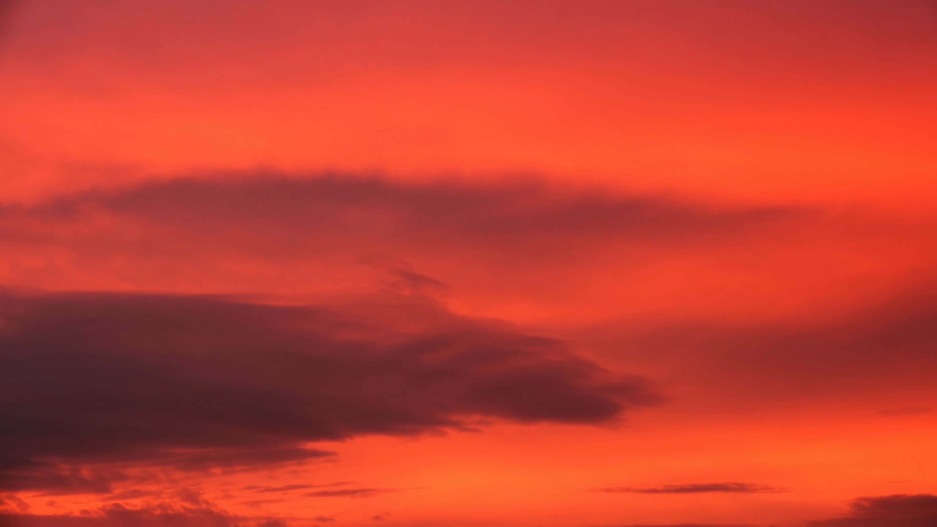 Beautiful Red Dramatic Sunset Cloudy Sky Setting Sun Clouds ...