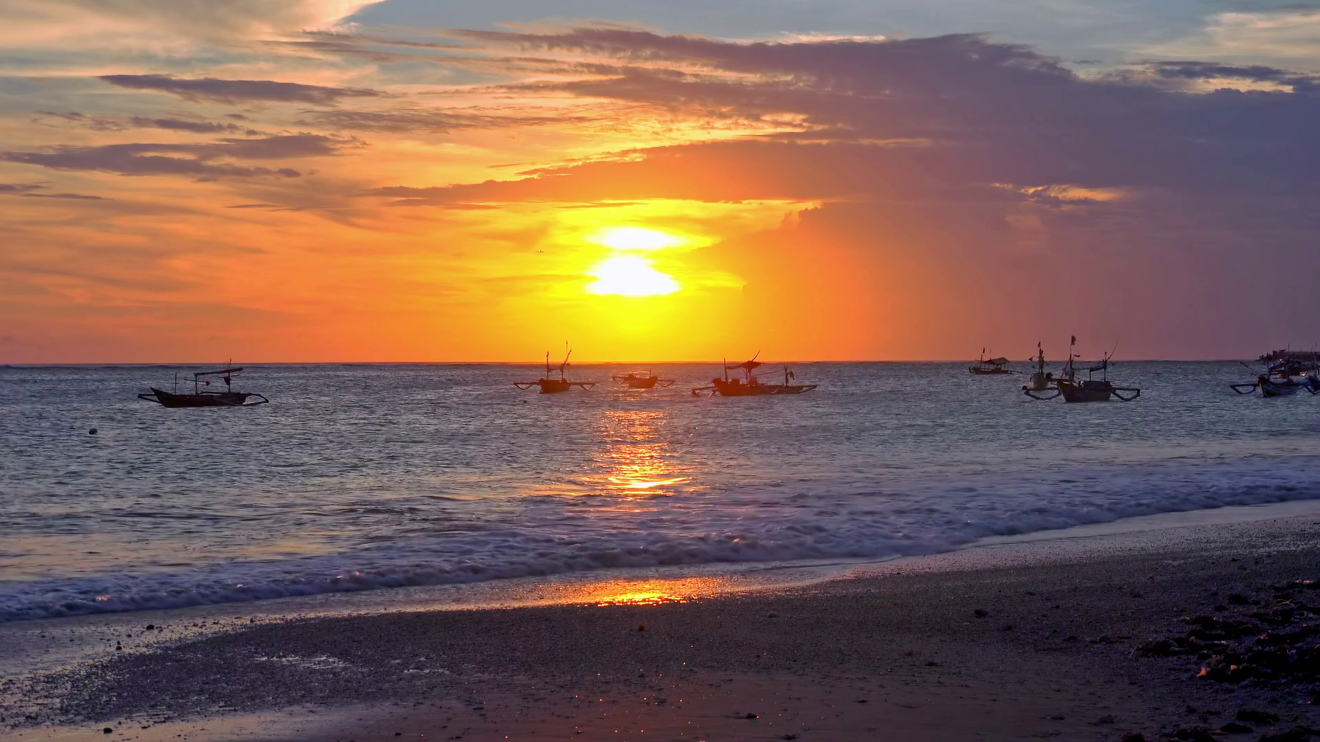 Amazing seascape with setting sun near horizon line, orange sunset ...