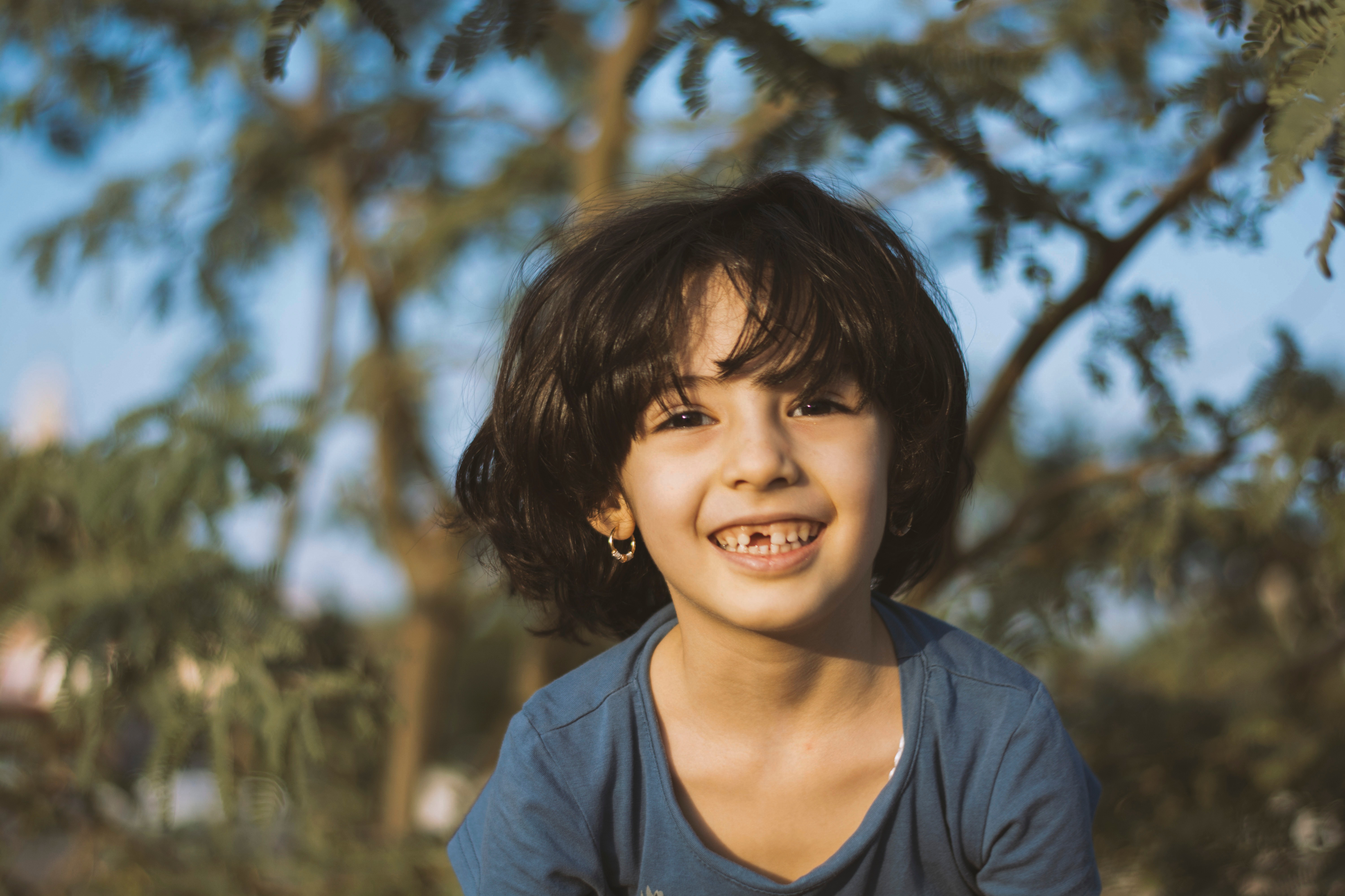 Shallow Focus Photography of Girl Wearing Blue Shirt, Adorable, Innocence, Wear, Trees, HQ Photo