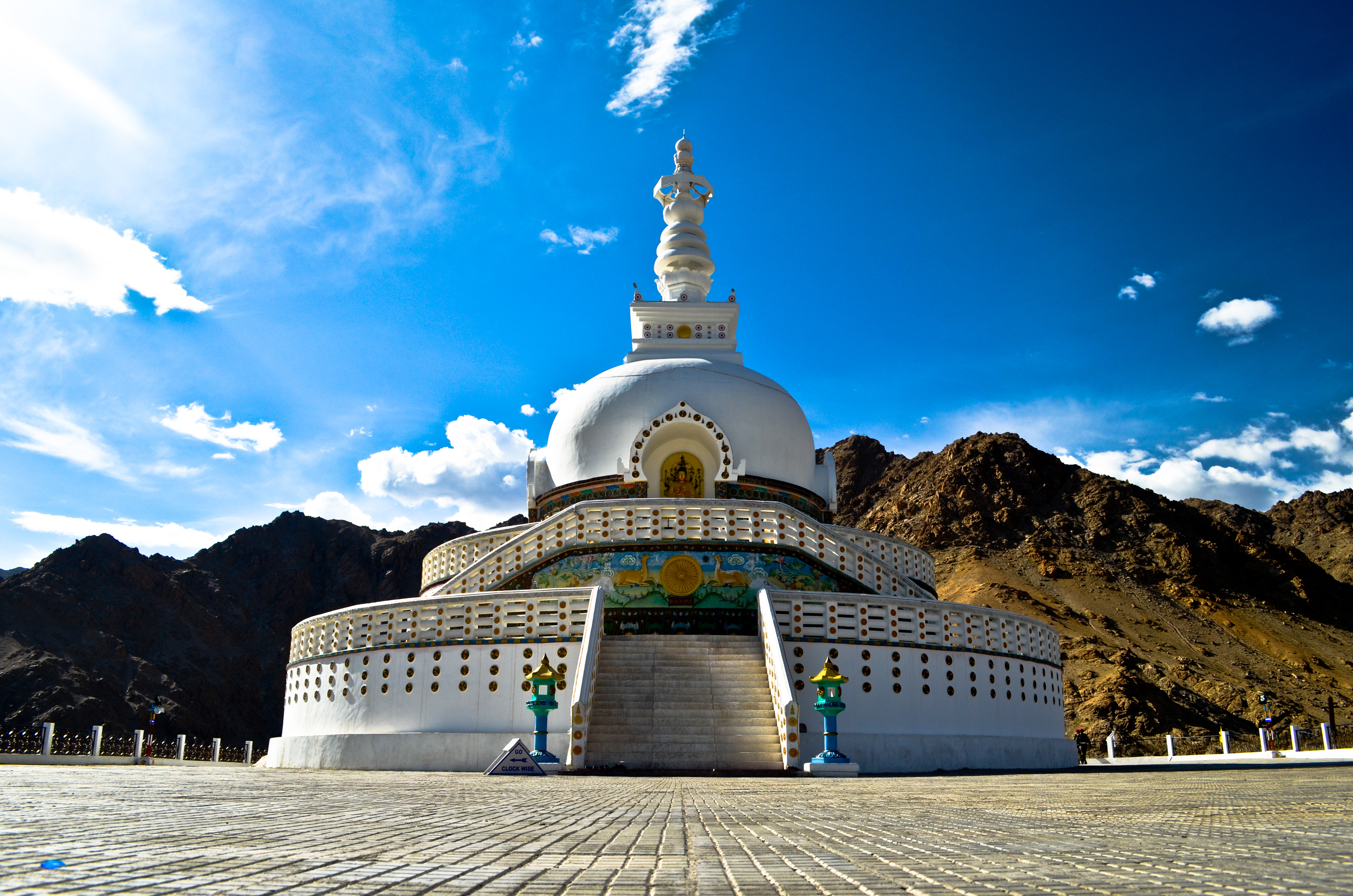 File:Shanti Stupa ,Ladakh.jpg - Wikimedia Commons