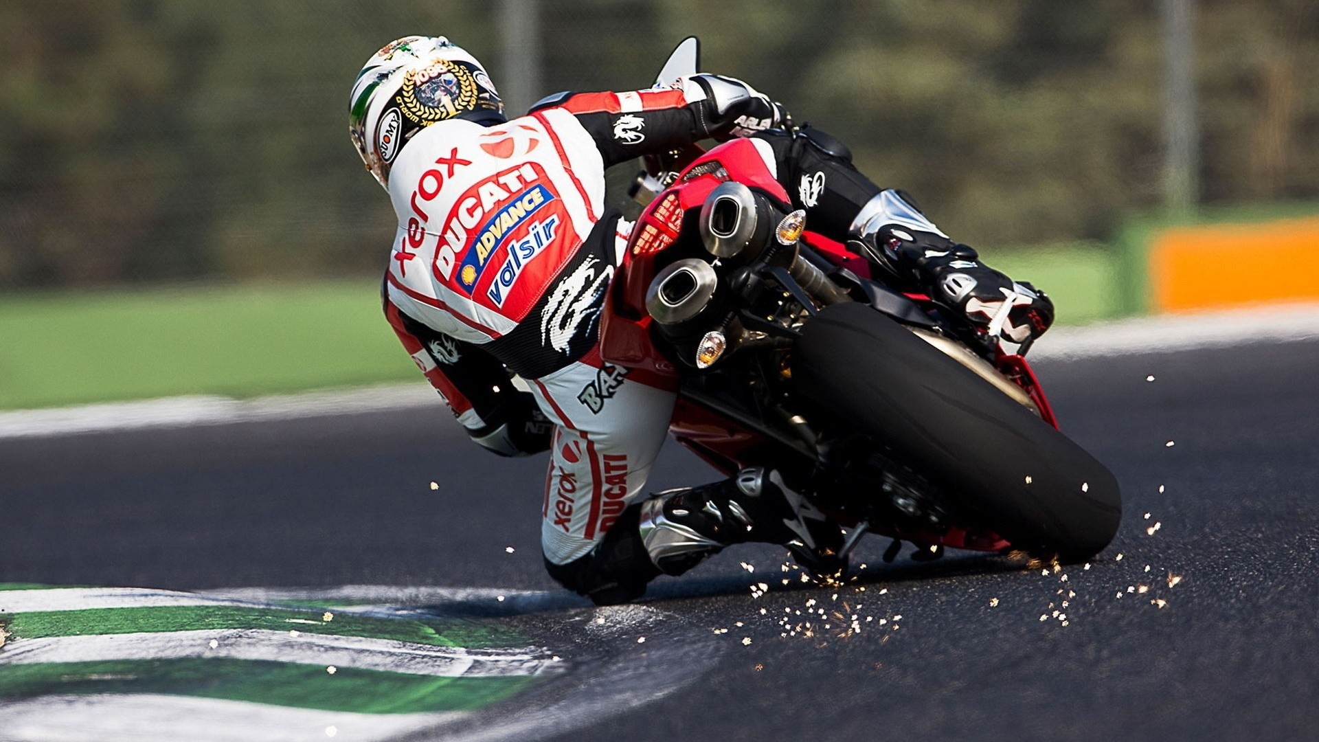A sharp turn on a motorcycle wallpapers and images - wallpapers ...