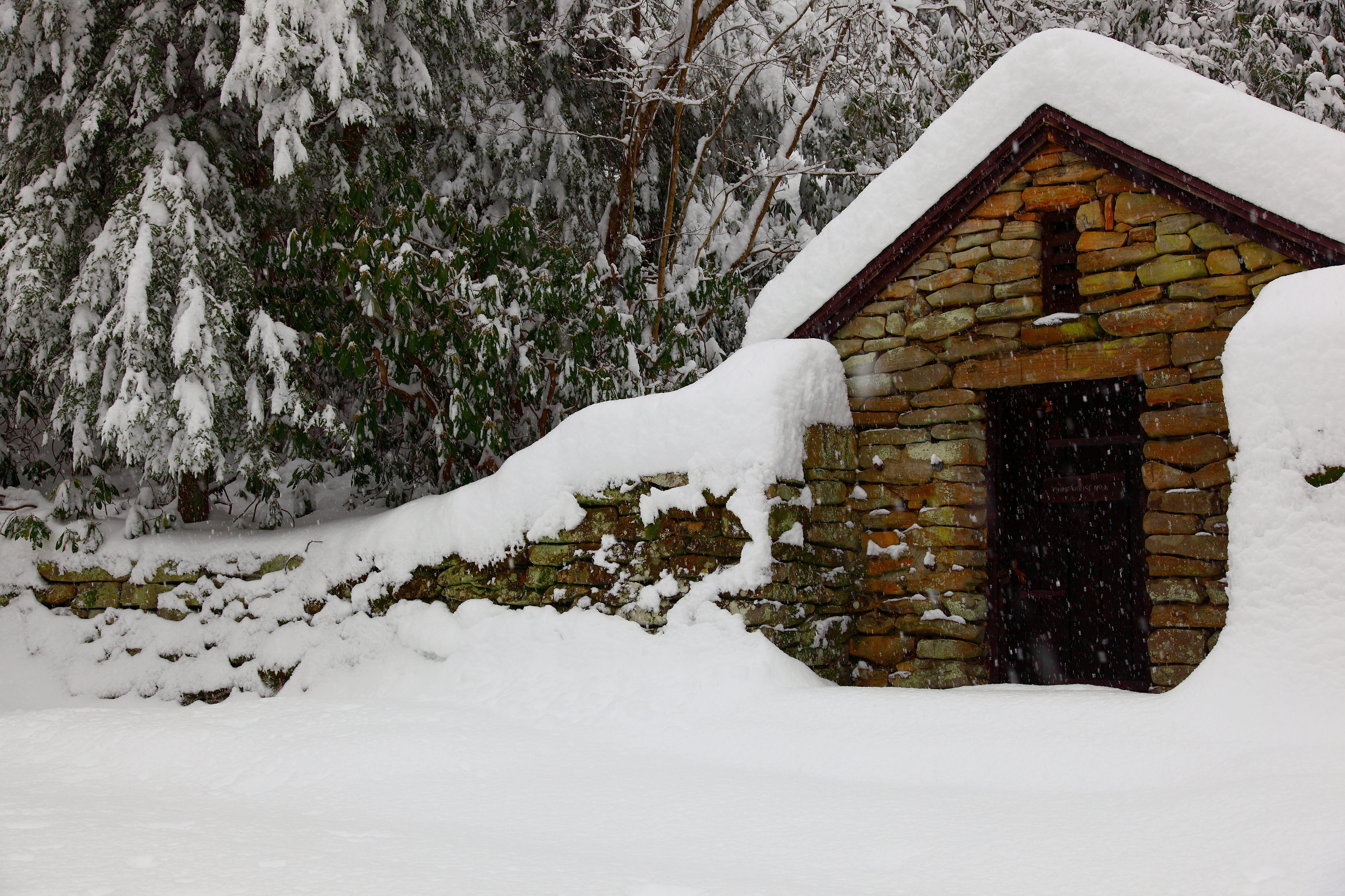 File:Babcock-state-park-winter-rock-shed-snow-falling-pub - West ...