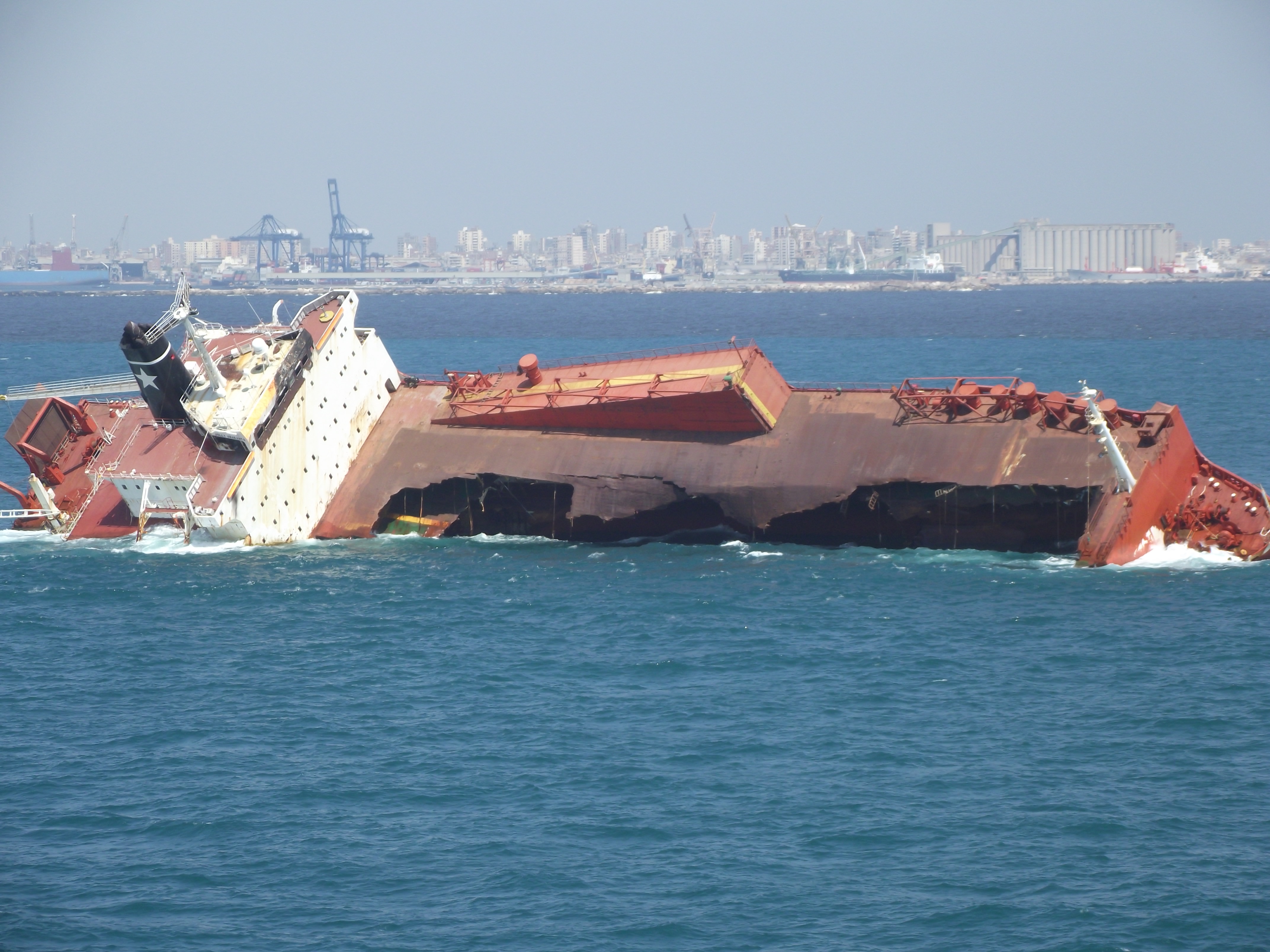 Ship wreck photo