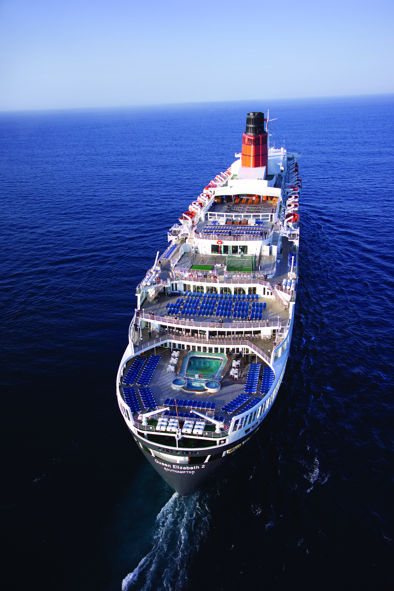 QE2 at sea - Aft | QE2 cruise ship | Pinterest | Cruise ships ...