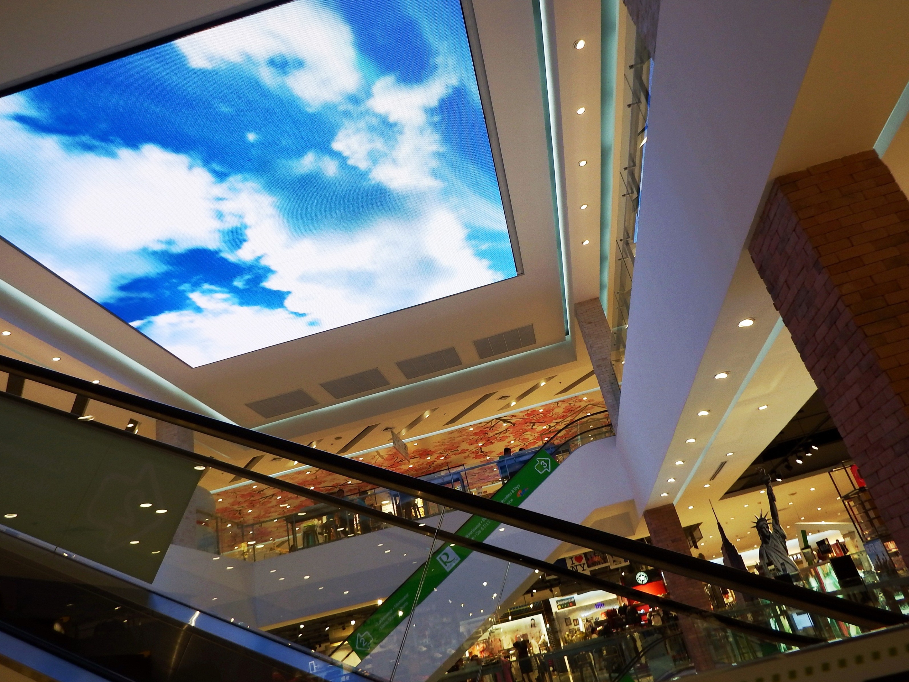 Shoping center ceiling tv photo