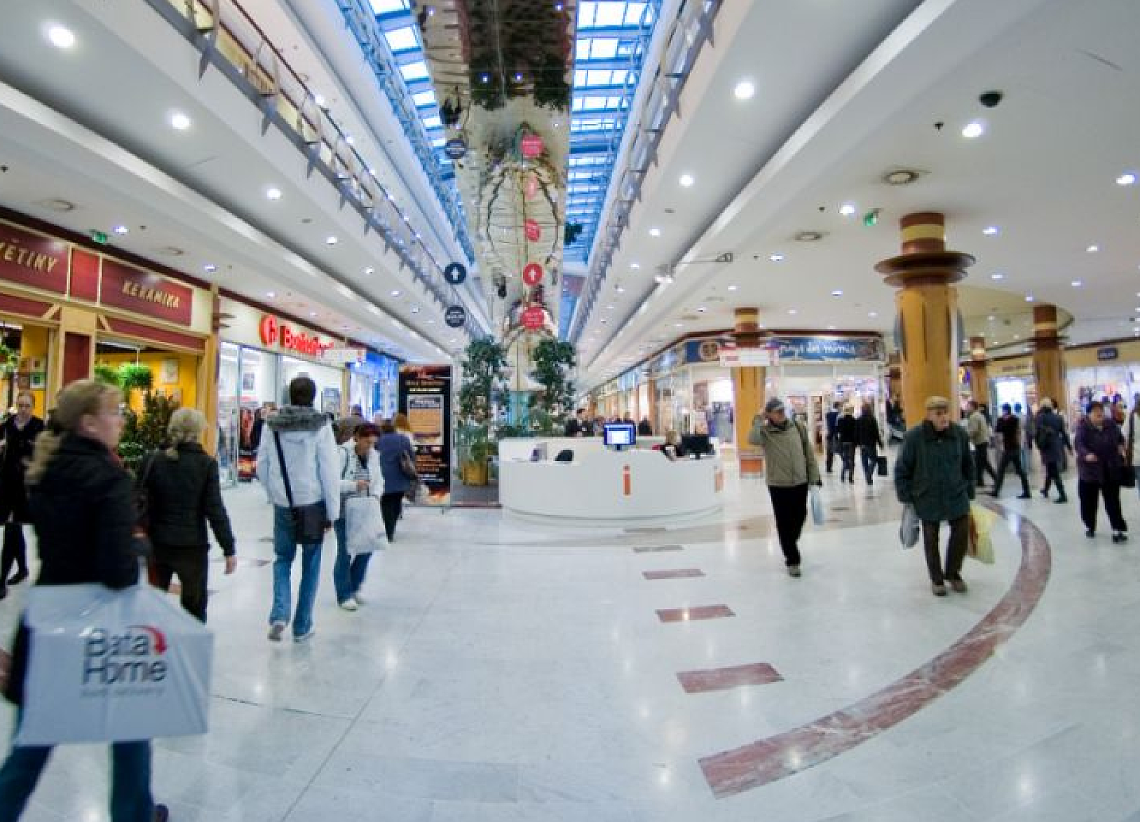 Shopping center photo