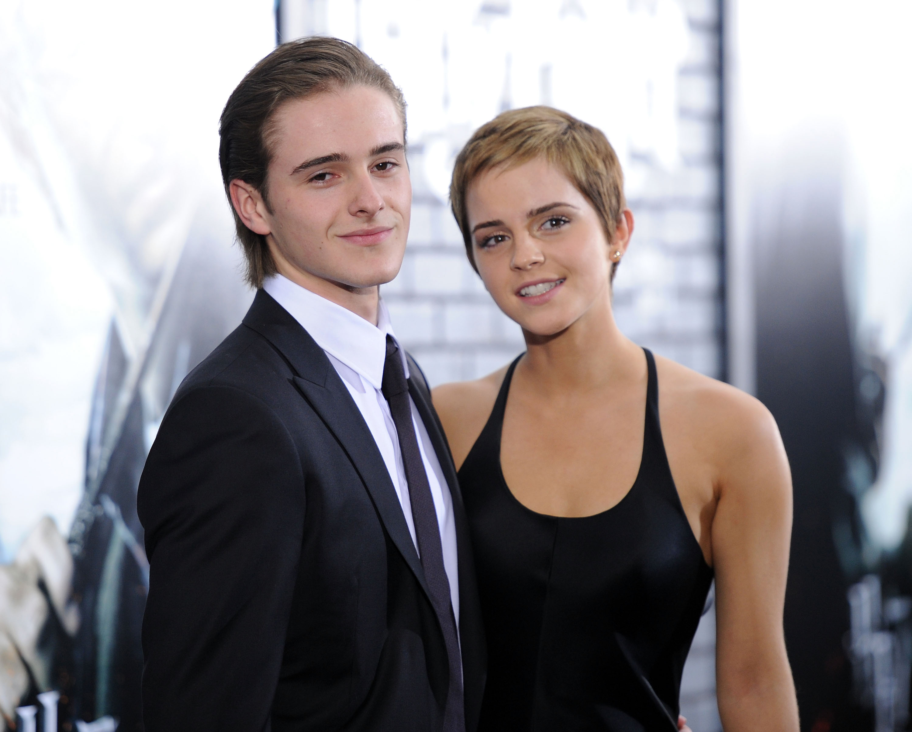 19 Celebrities You Didn't Know Have Attractive Siblings