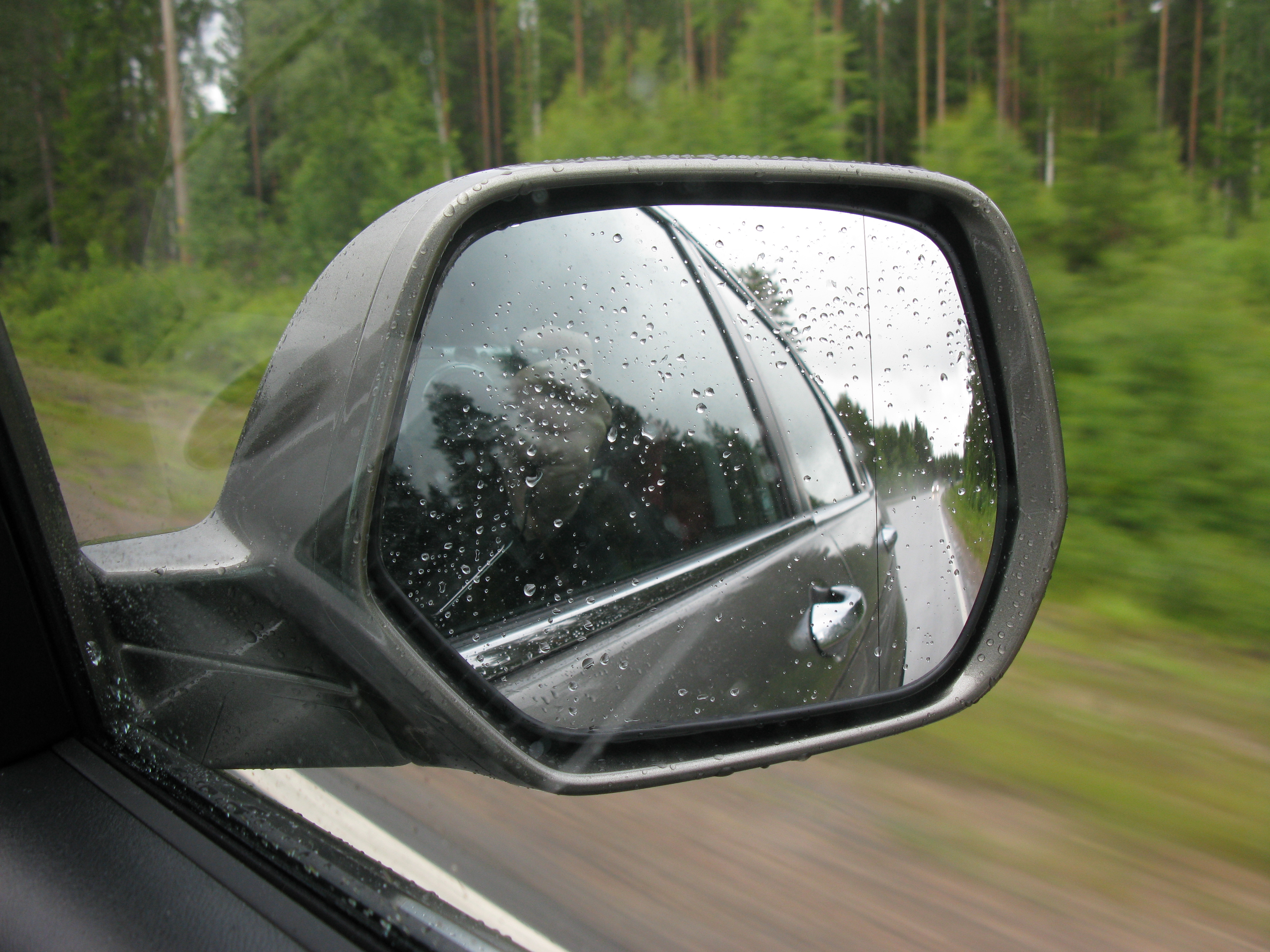 File:CRV side mirror.JPG - Wikimedia Commons