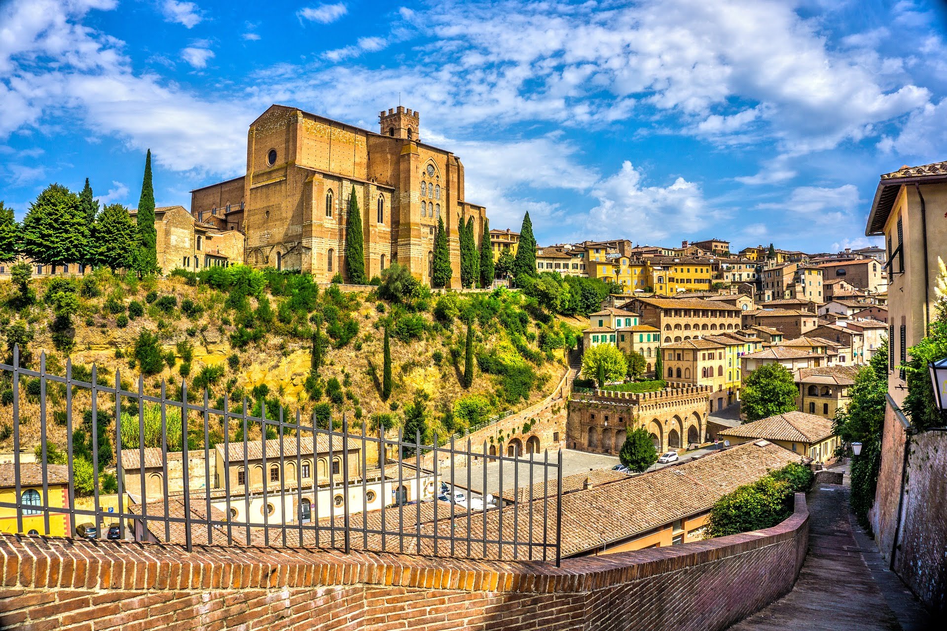 Siena, Tuscany, Italy - virtual tour - YouTube
