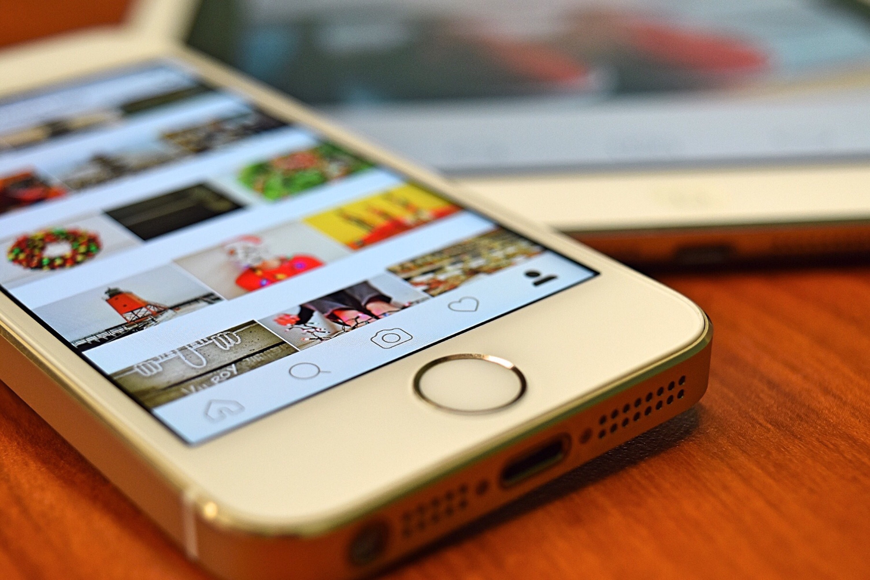 Silver iphone 5s showing instagram photo