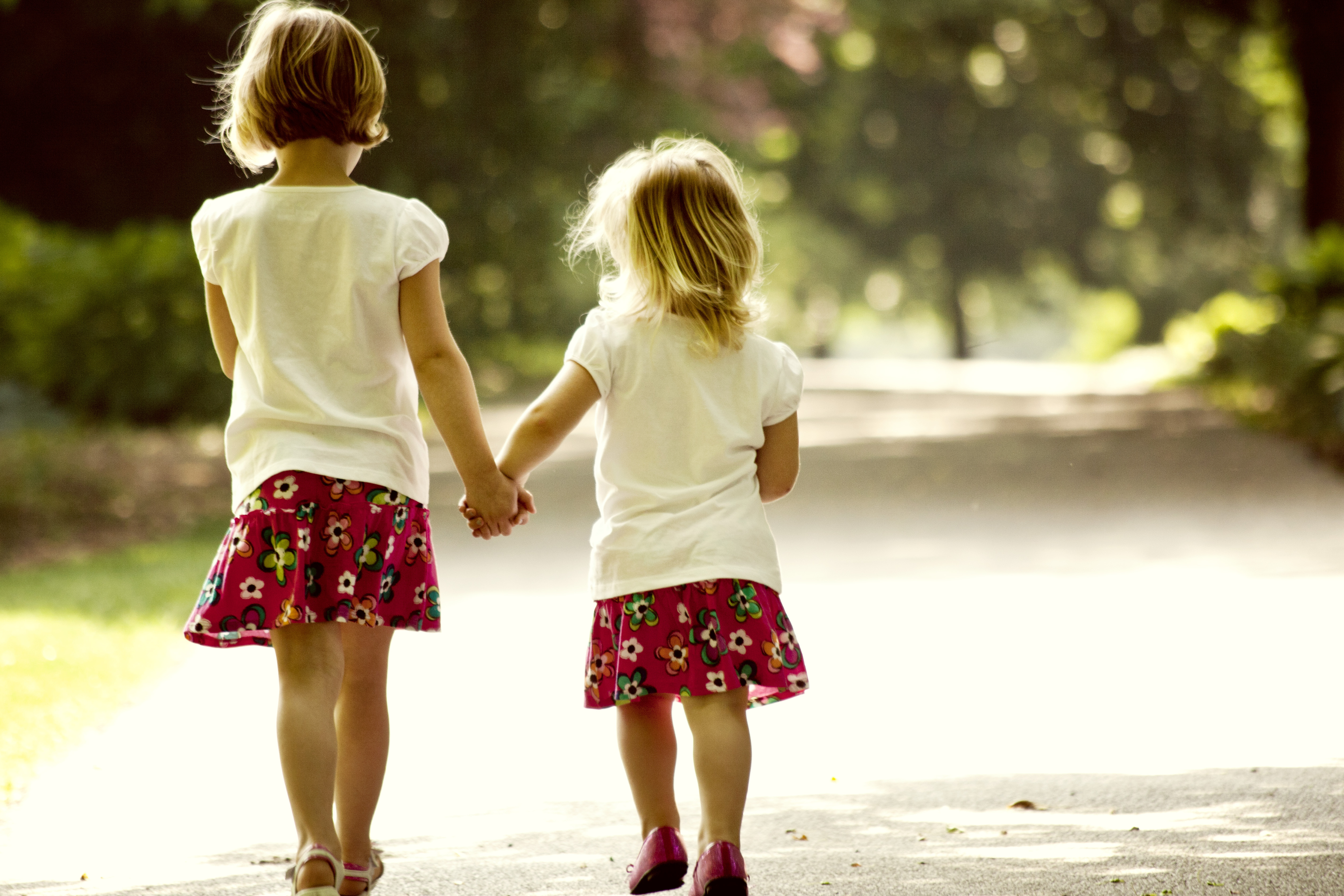 10 signs you have an older sister in your life