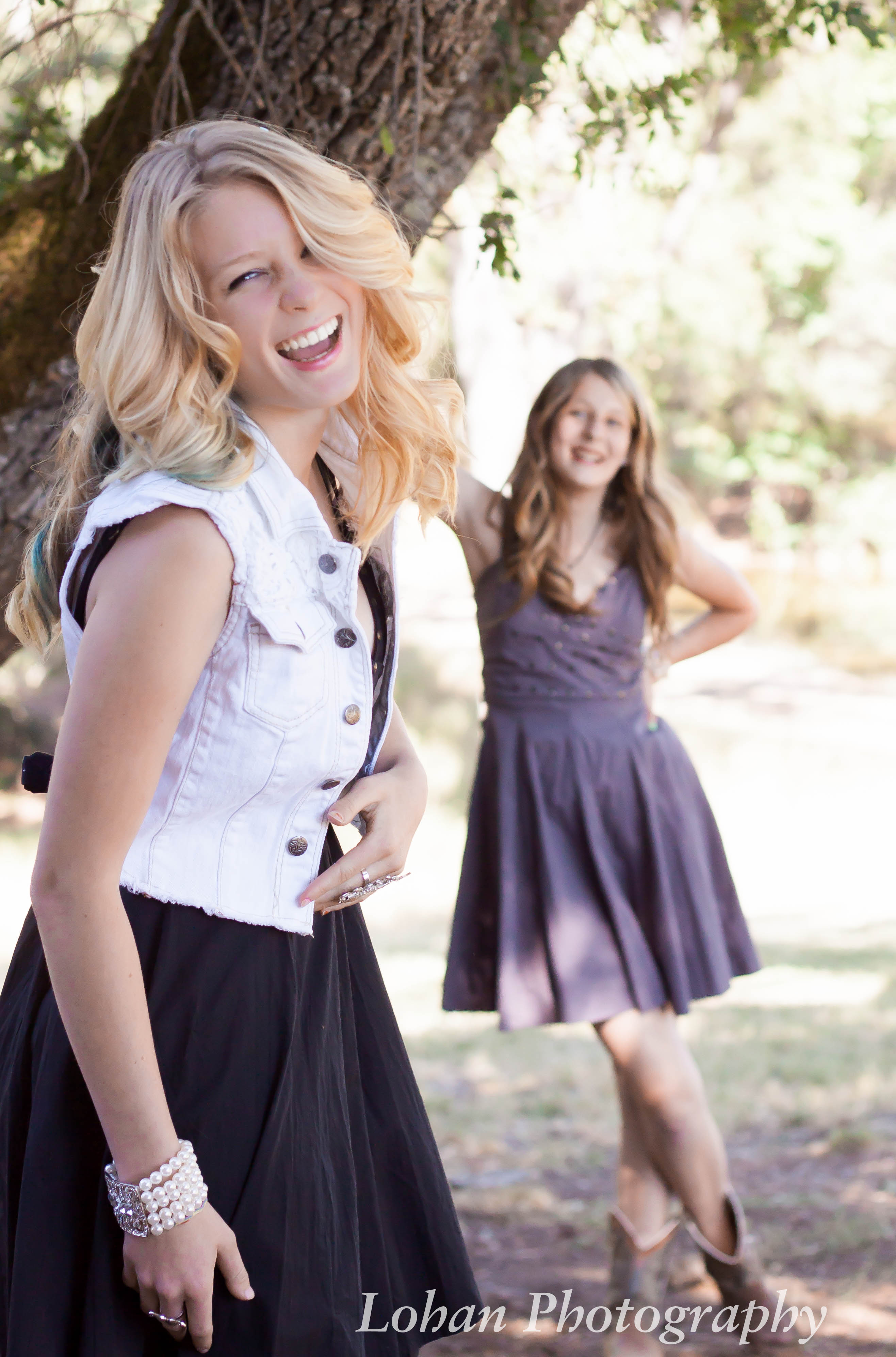 Sisters | Sister photography, Family picture poses, Sisters photoshoot