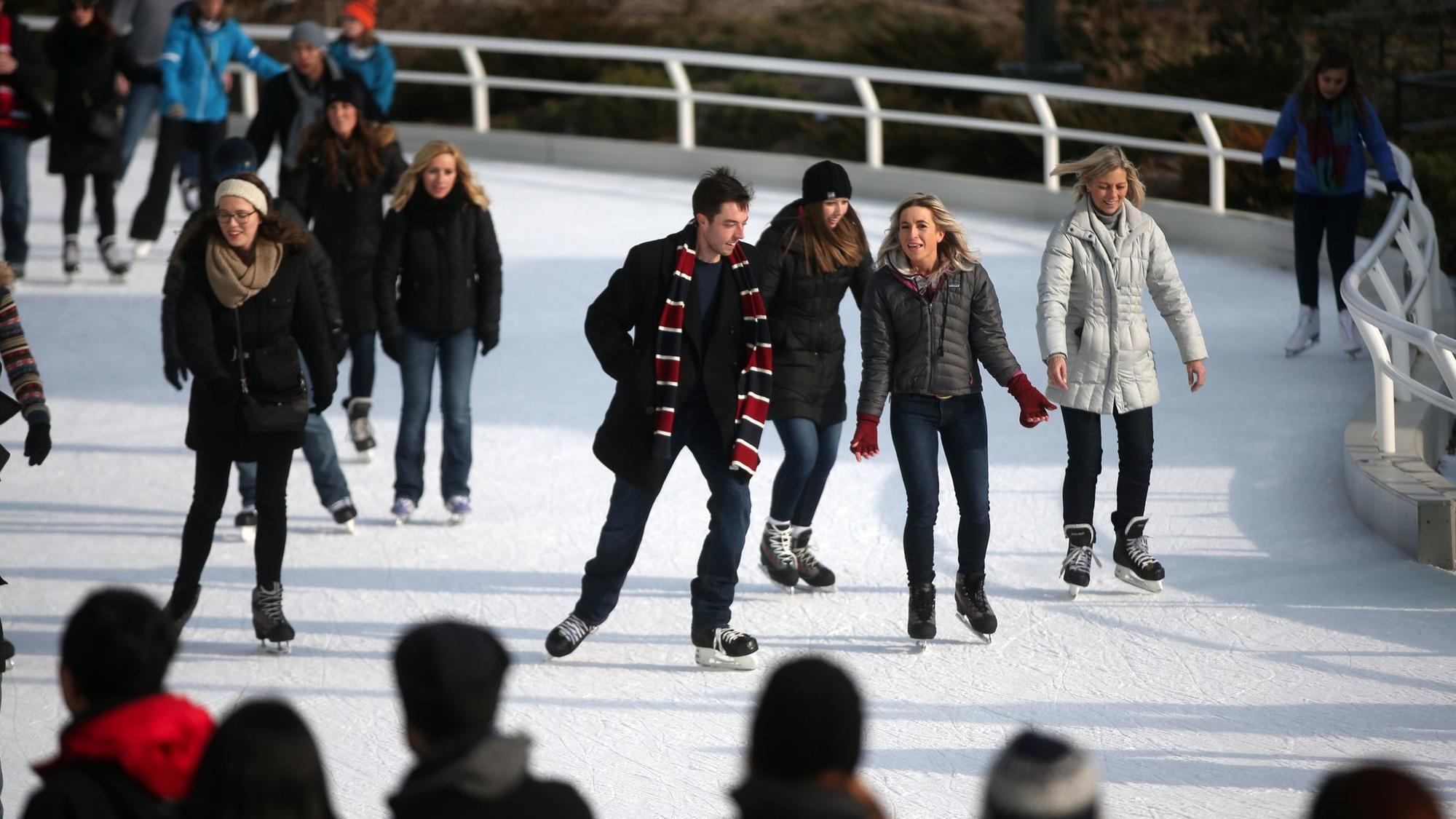 Chicago date idea: Ice skating then hot chocolate - RedEye Chicago