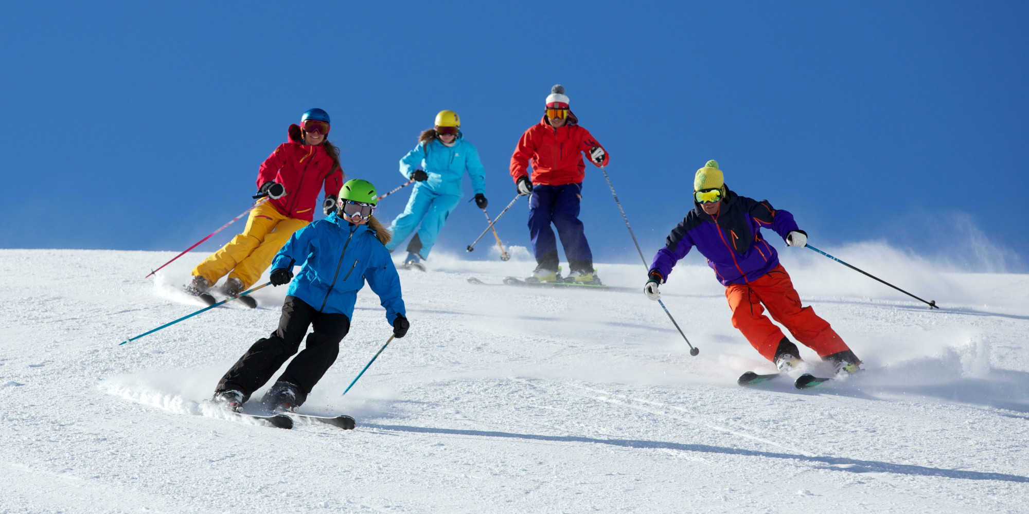 My friend skis. Горнолыжный спорт с друзьями. Горнолыжник любитель. Спортивные горные лыжи в Сербии. Выбрать лыжи.