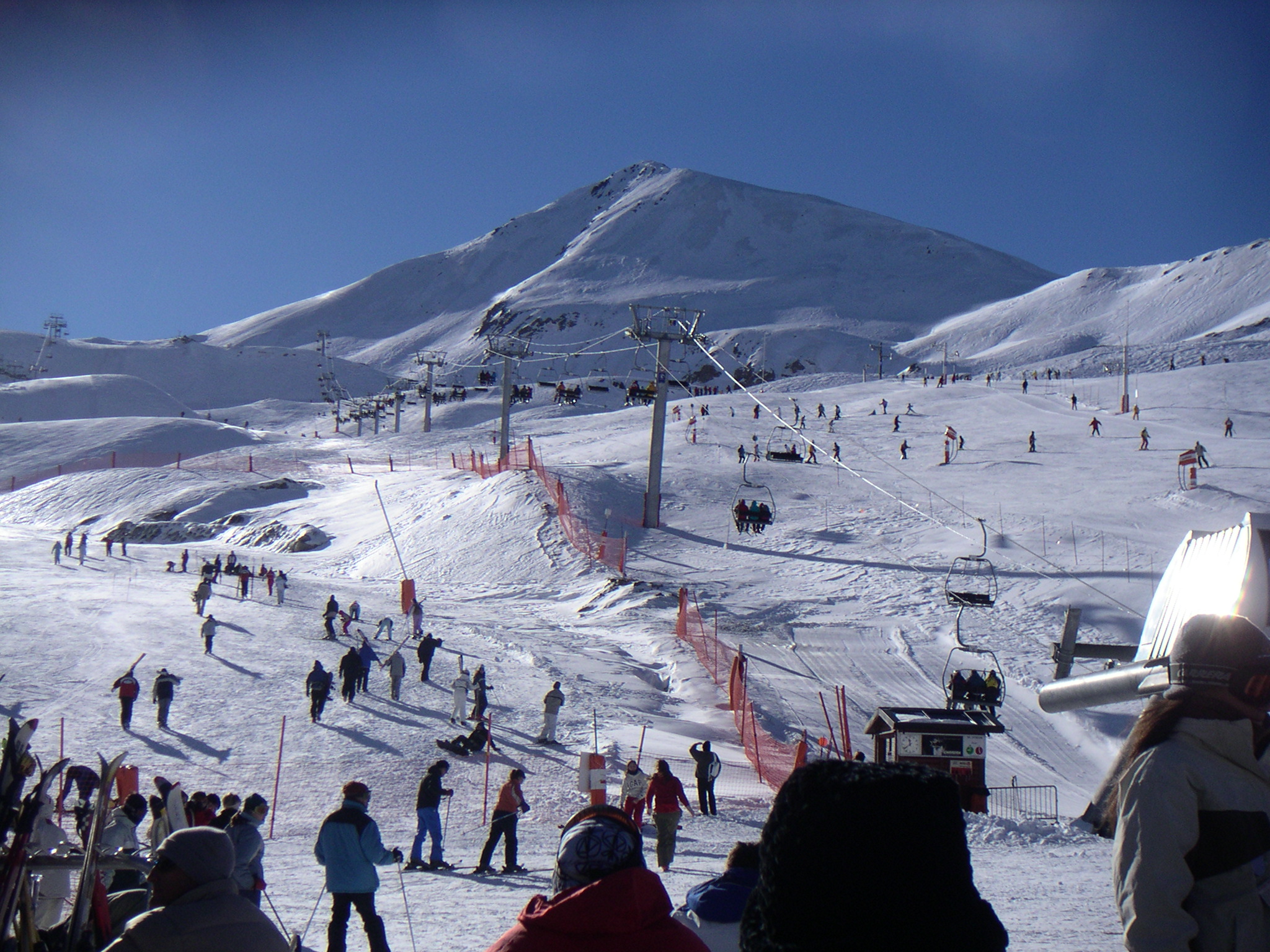 File:Ski resort Boí-Taüll.jpg - Wikimedia Commons
