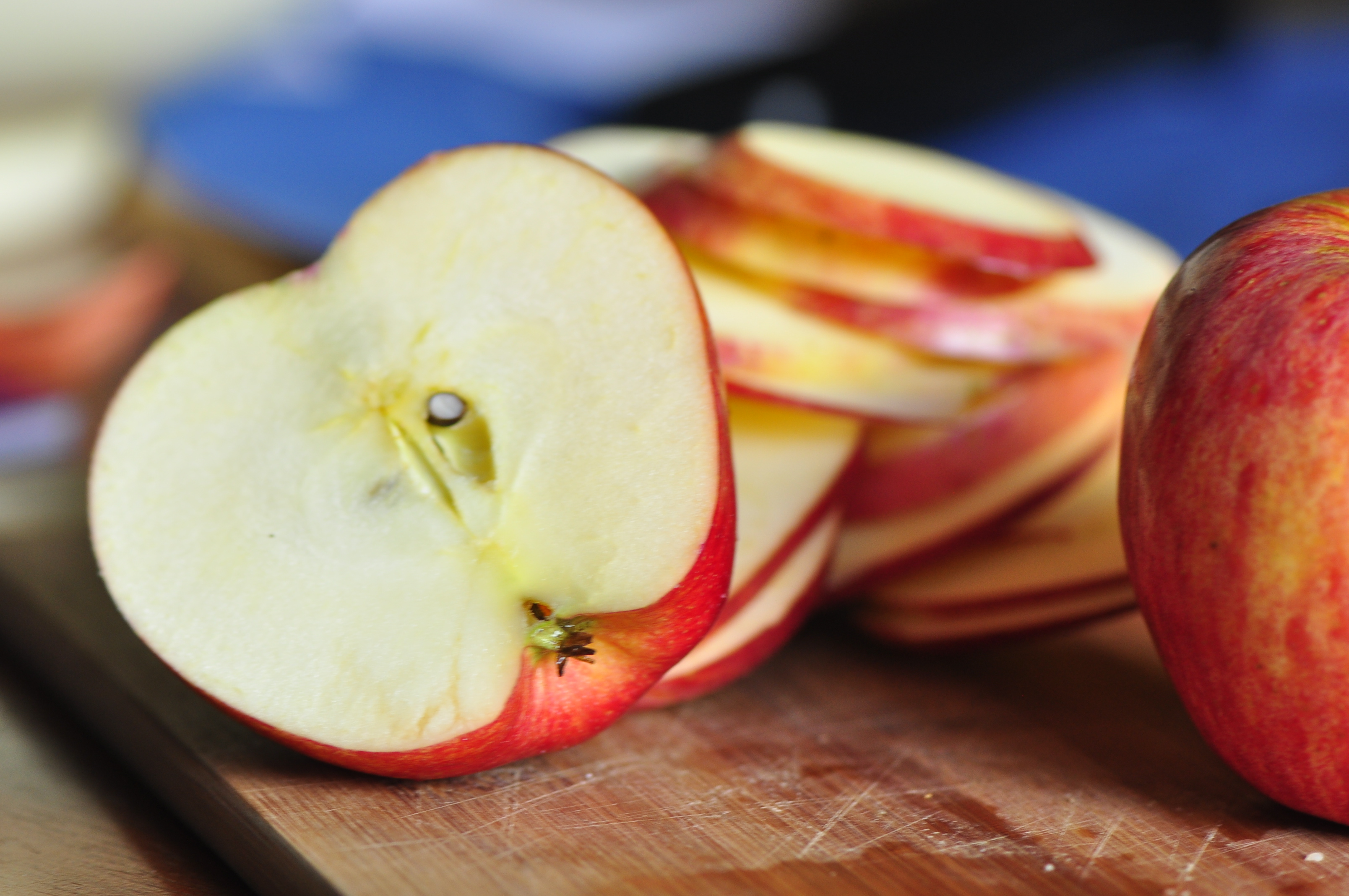 Baked Cinnamon Apple Chips – the vegetarian ginger
