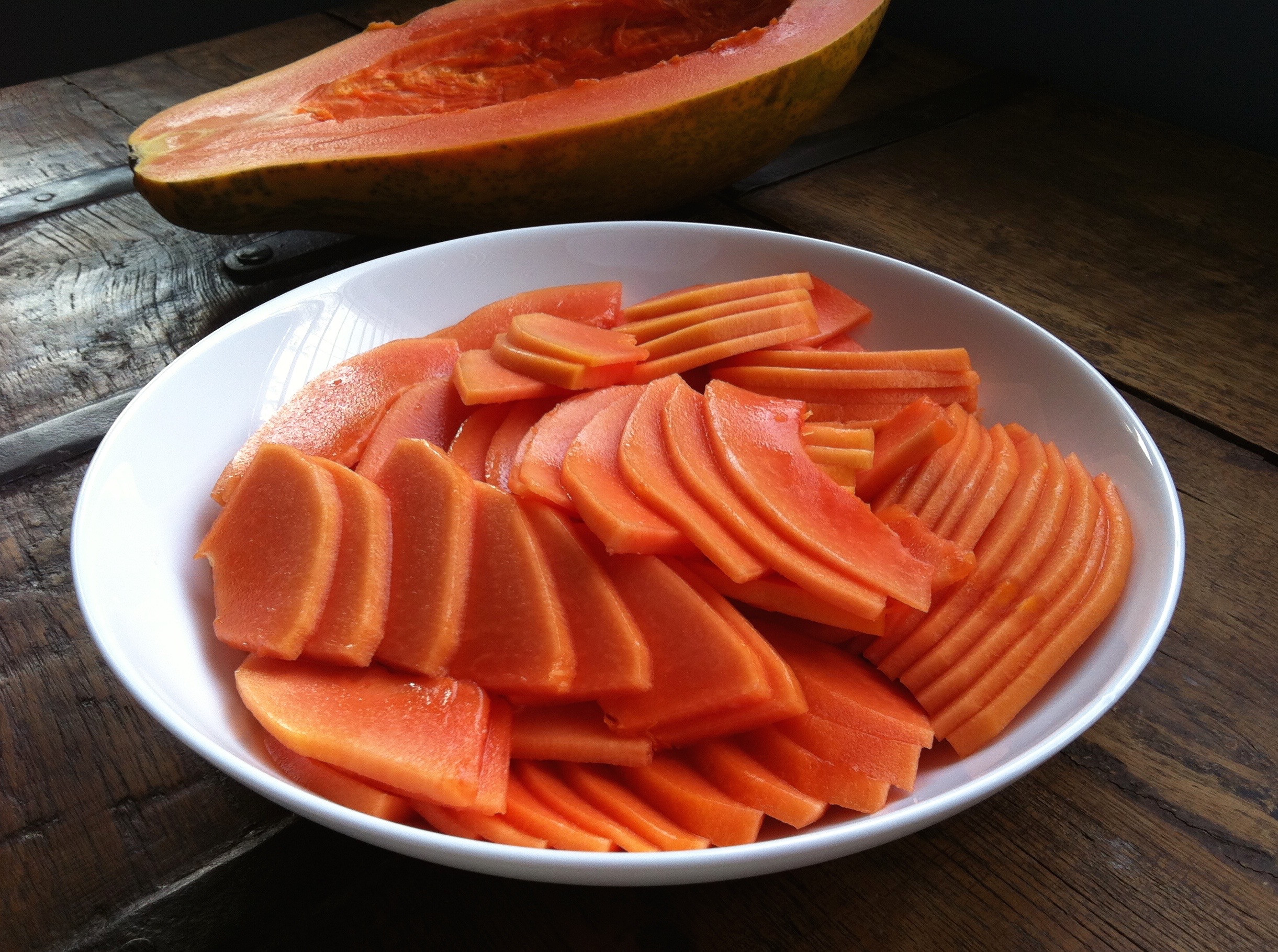Sliced papaya fruit photo