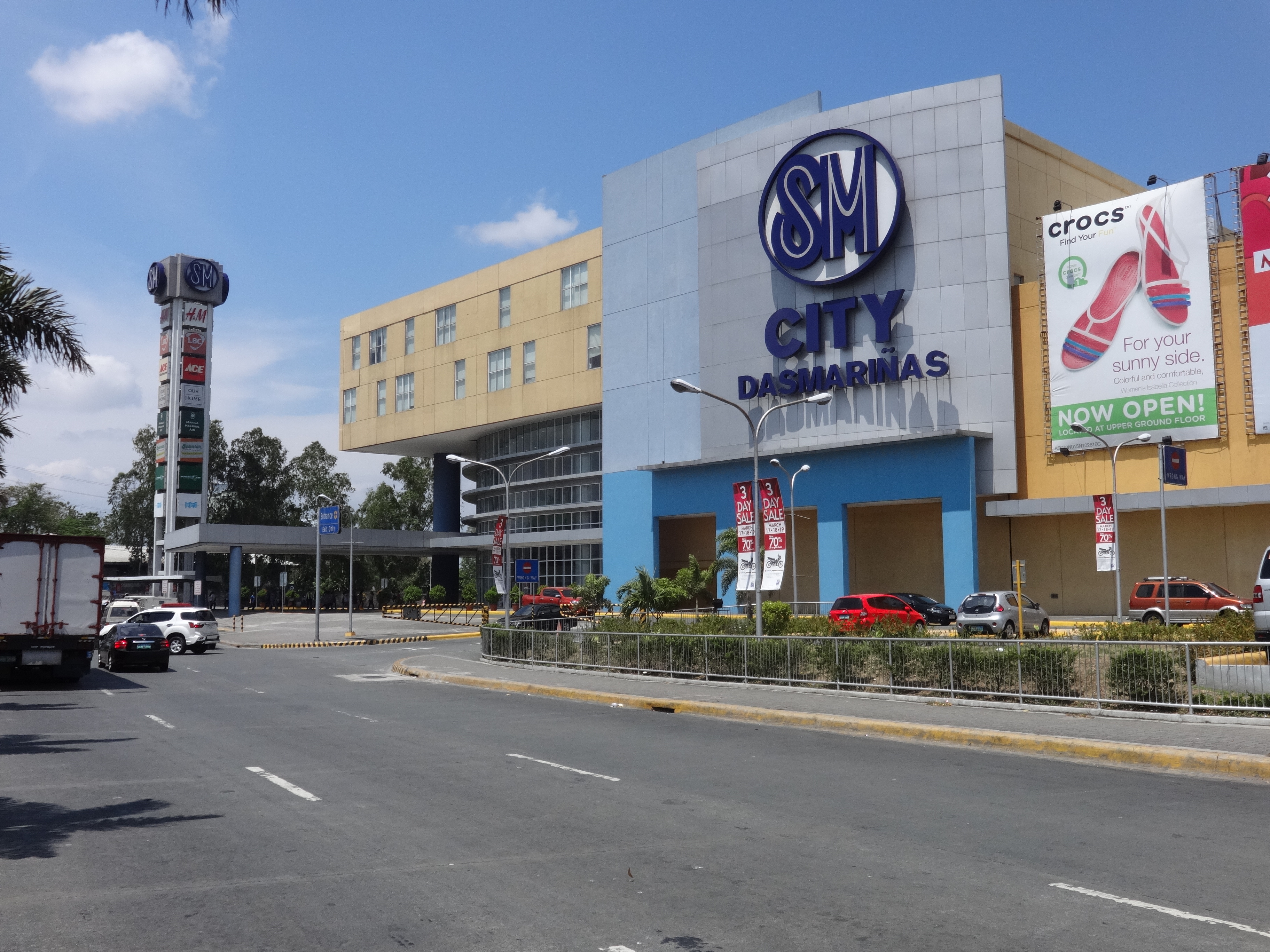 File:SM City Dasmariñas - annex bldg. (Aguinaldo hwy. cor ...