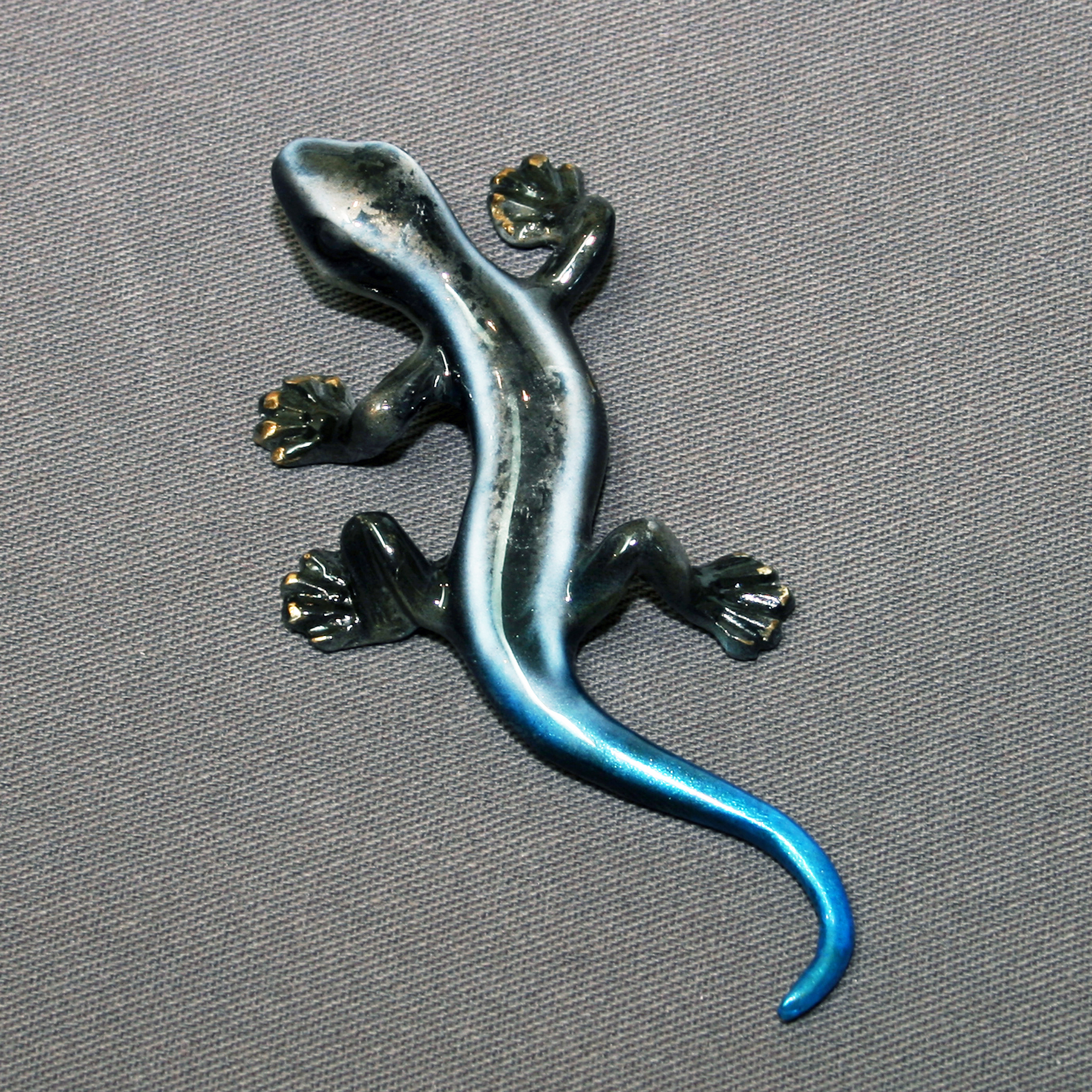 Small Lizard - Bronze sculpture by Barry Stein; bronze frogs, bronze ...