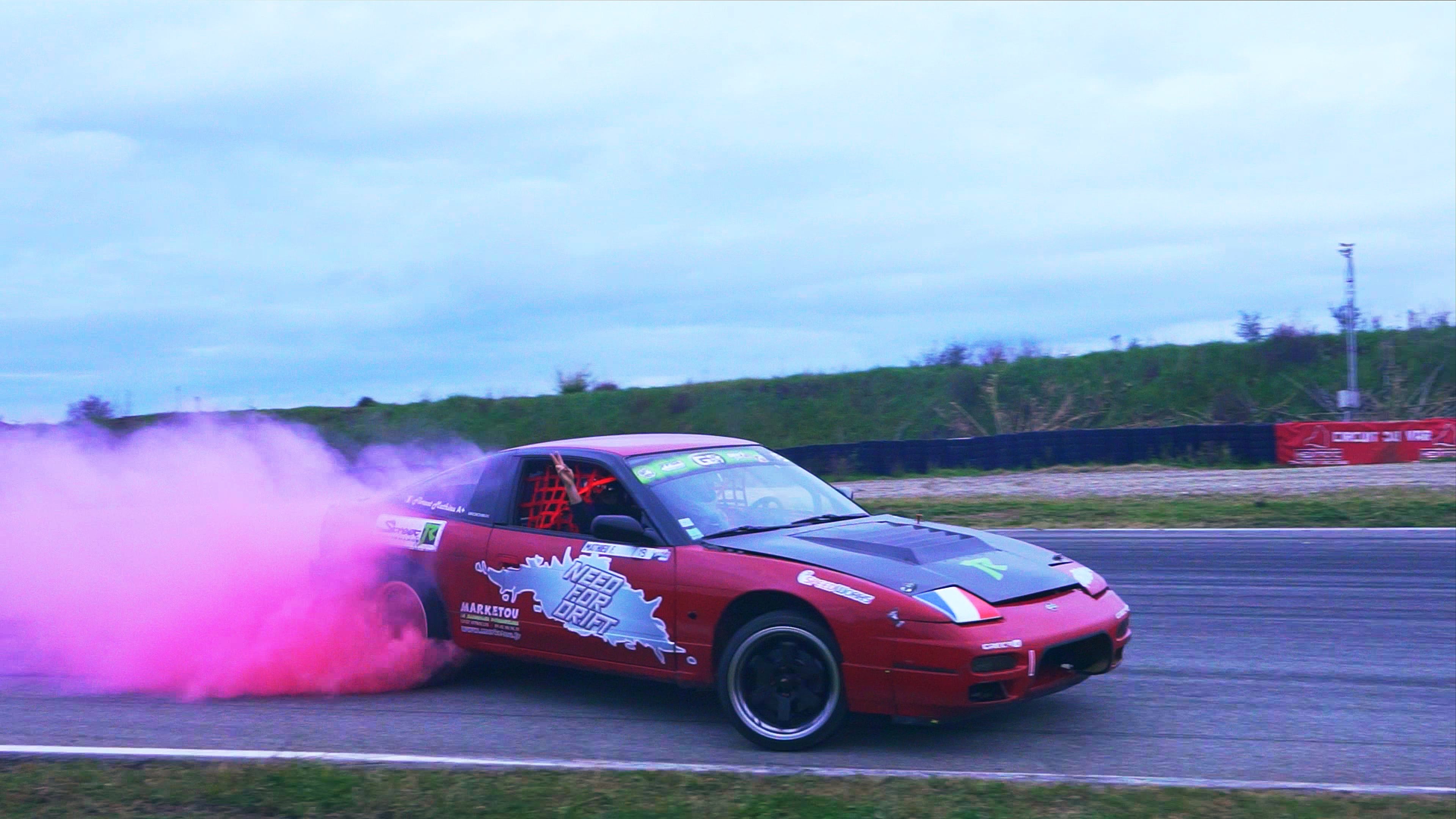 Florent Mathieu : DRIFT S13 V8 4.4L / Red Colored Smoke Tires - YouTube