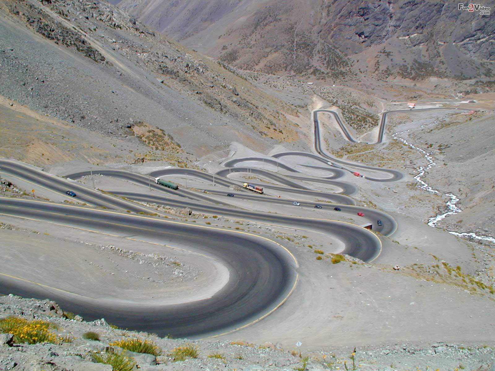 Amazing Road Like Snake in Gilgit : pics