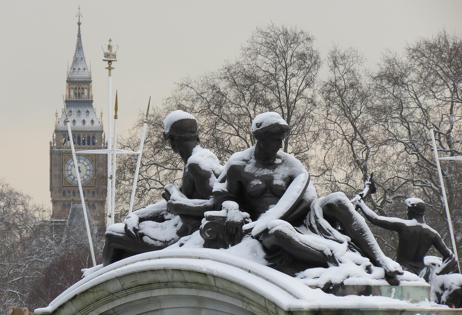 A Walk from the Victoria Memorial in the Snow - Bob Speel's Website