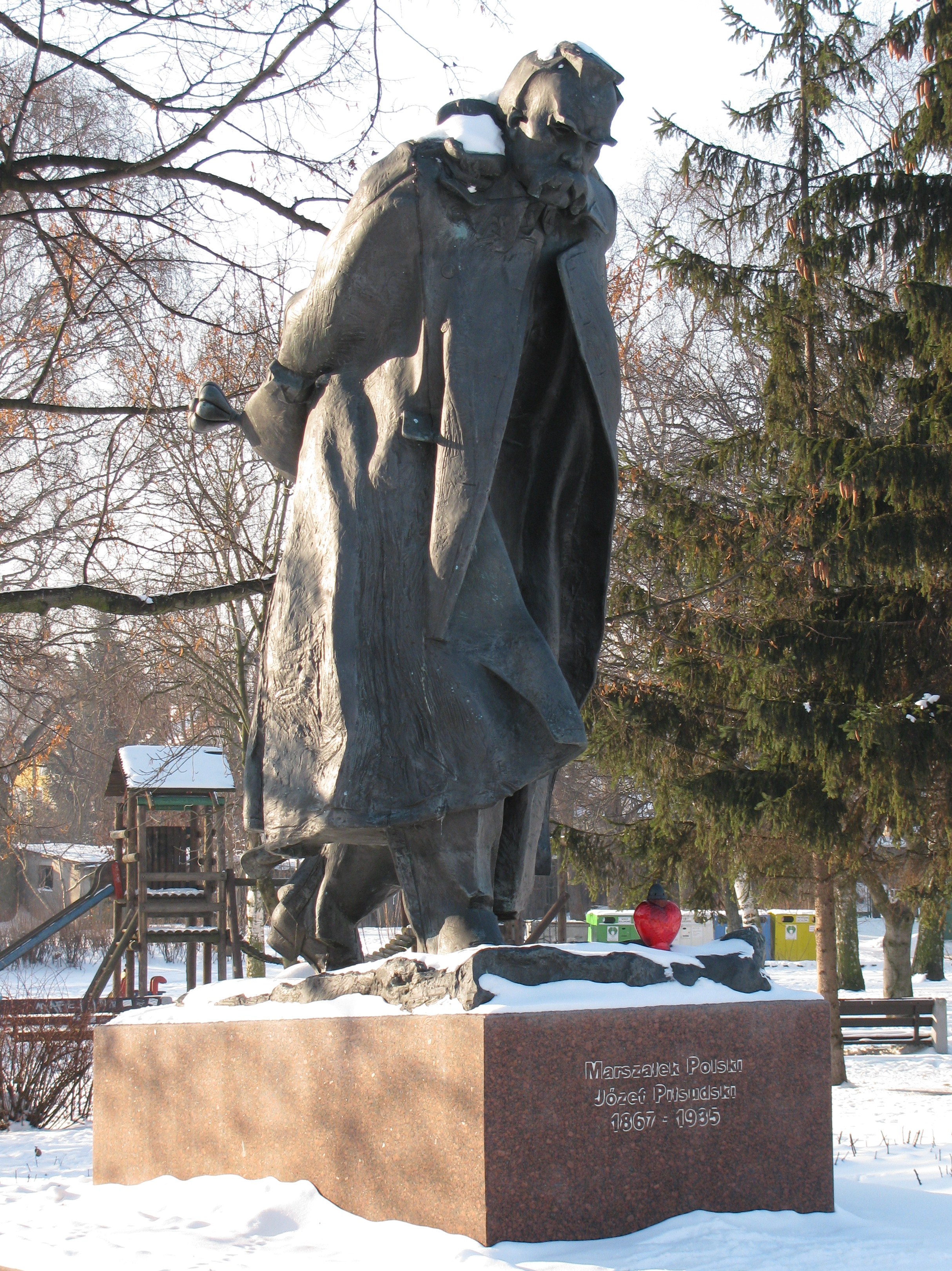 File:Gdansk Pilsudski monument.JPG - Wikimedia Commons
