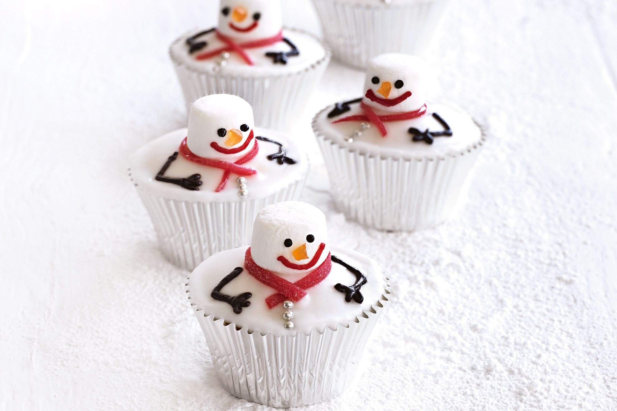 Melted snowman cupcakes
