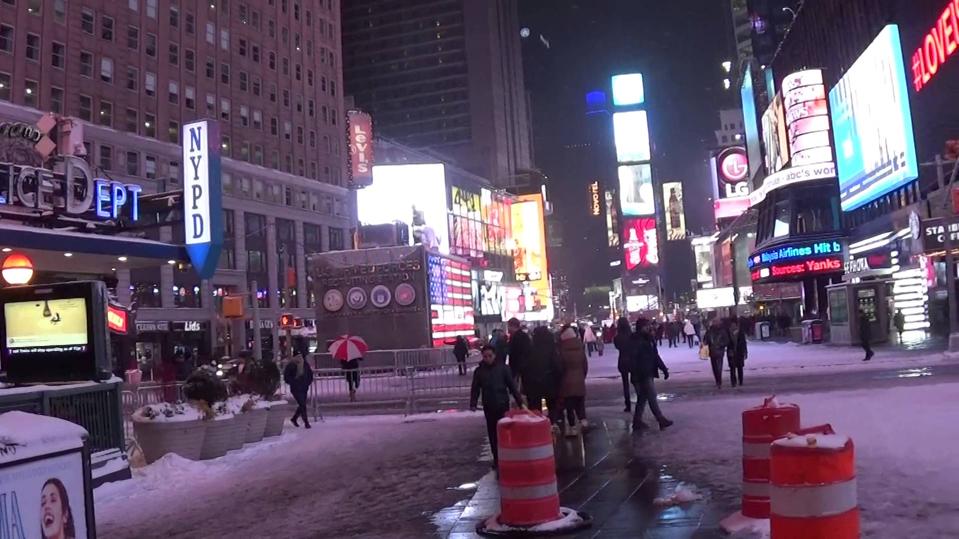 New York City -- Snow Storm of the Century -- Times Square -- Part ...